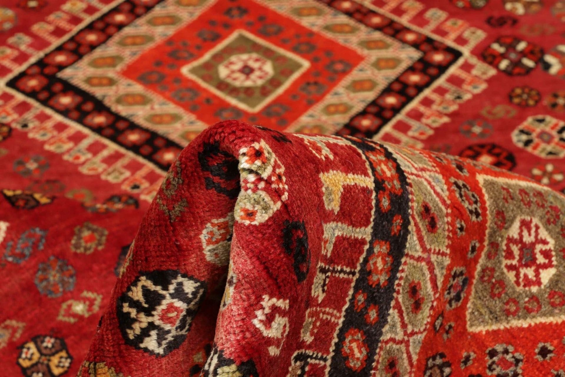 Hand-Knotted Shiraz Persian Rug, 163 × 270 cm, Wool - Image 9
