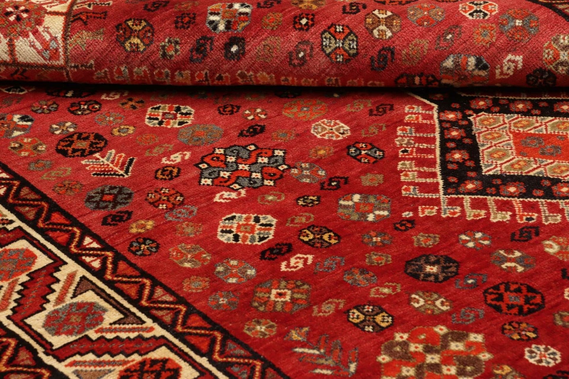 Hand-Knotted Shiraz Persian Rug, 163 × 270 cm, Wool - Image 10