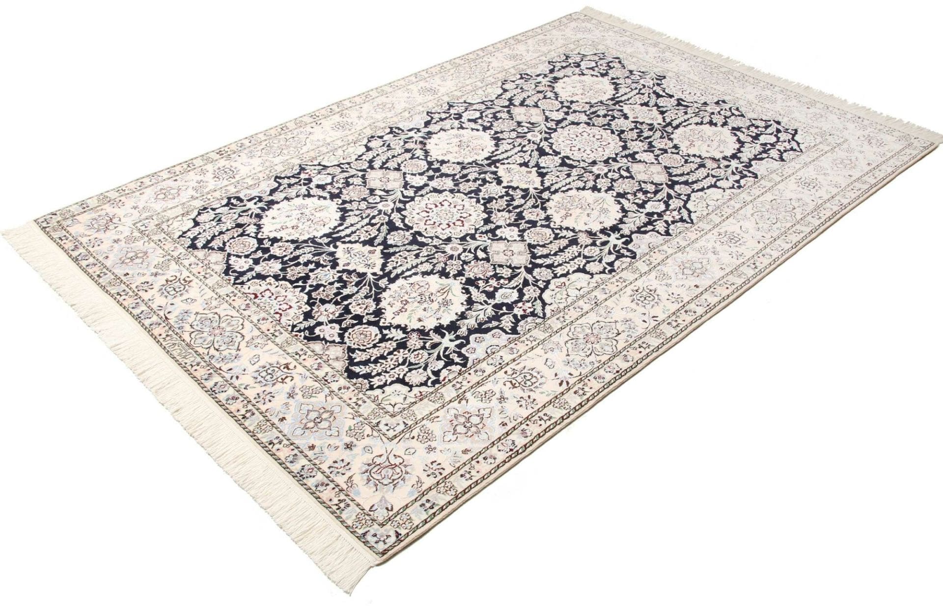 Alternative view of Nain Persian Rug 156 × 232 cm in Wool, hand-knotted