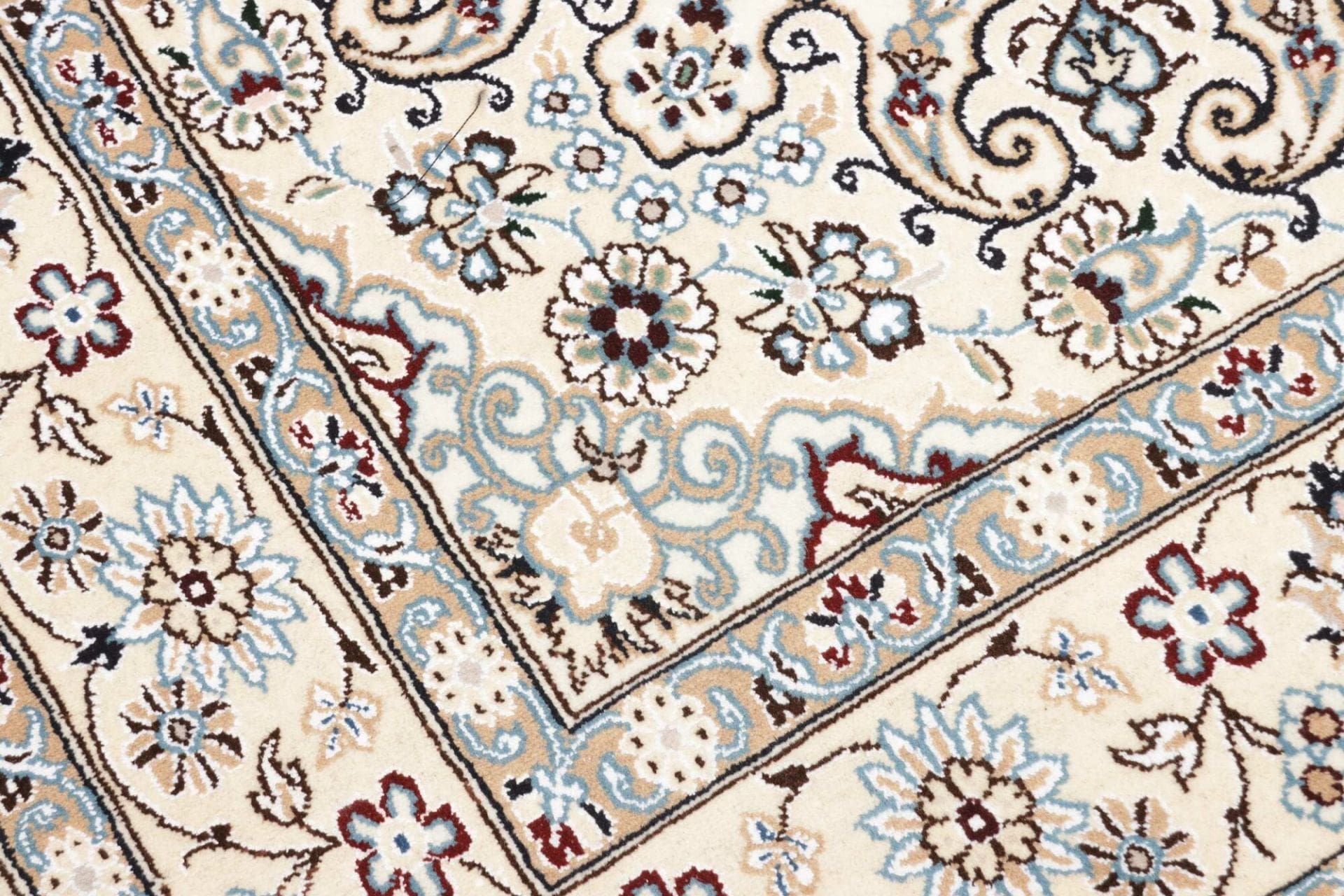 Wool Nain Persian Rug 148 × 222 cm, hand-knotted - Image 6