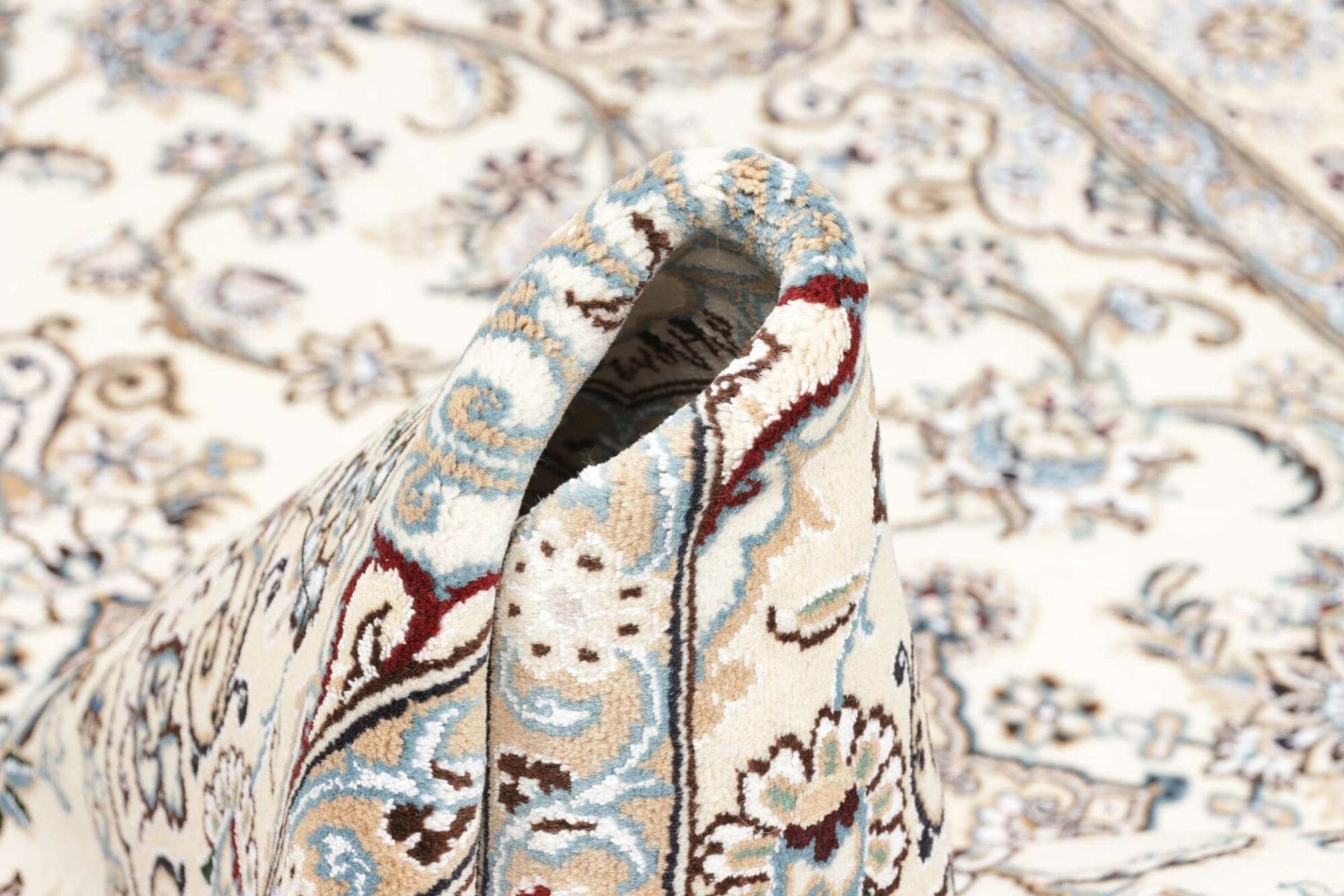Wool Nain Persian Rug 148 × 222 cm, hand-knotted - Image 10