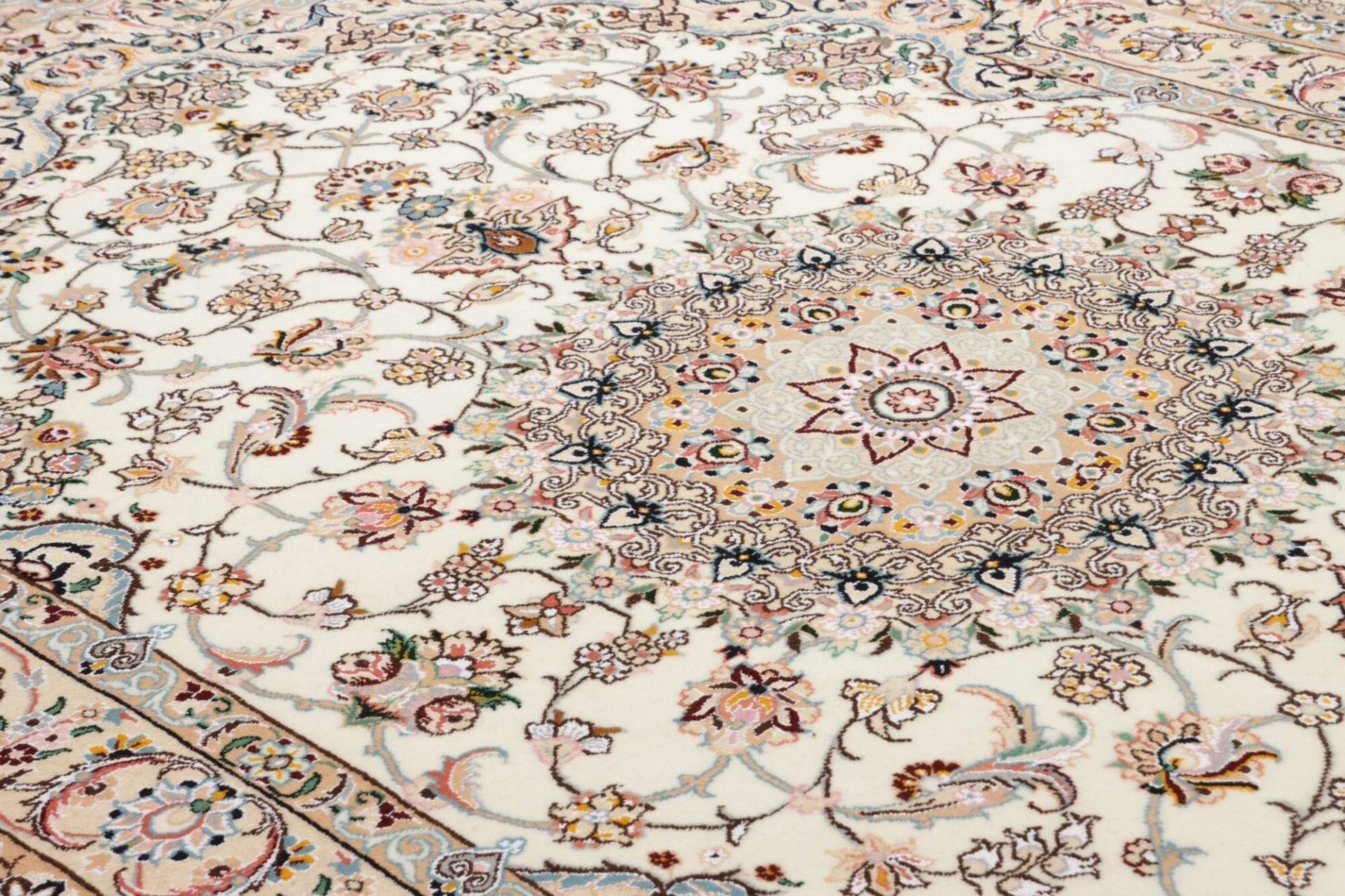 Wool Nain Persian Rug 167 × 258 cm, hand-knotted - Image 8