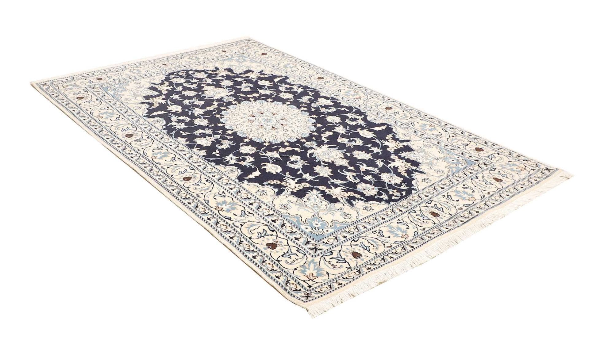 Wool Nain Persian Rug 175 × 250 cm, hand-knotted - Image 3