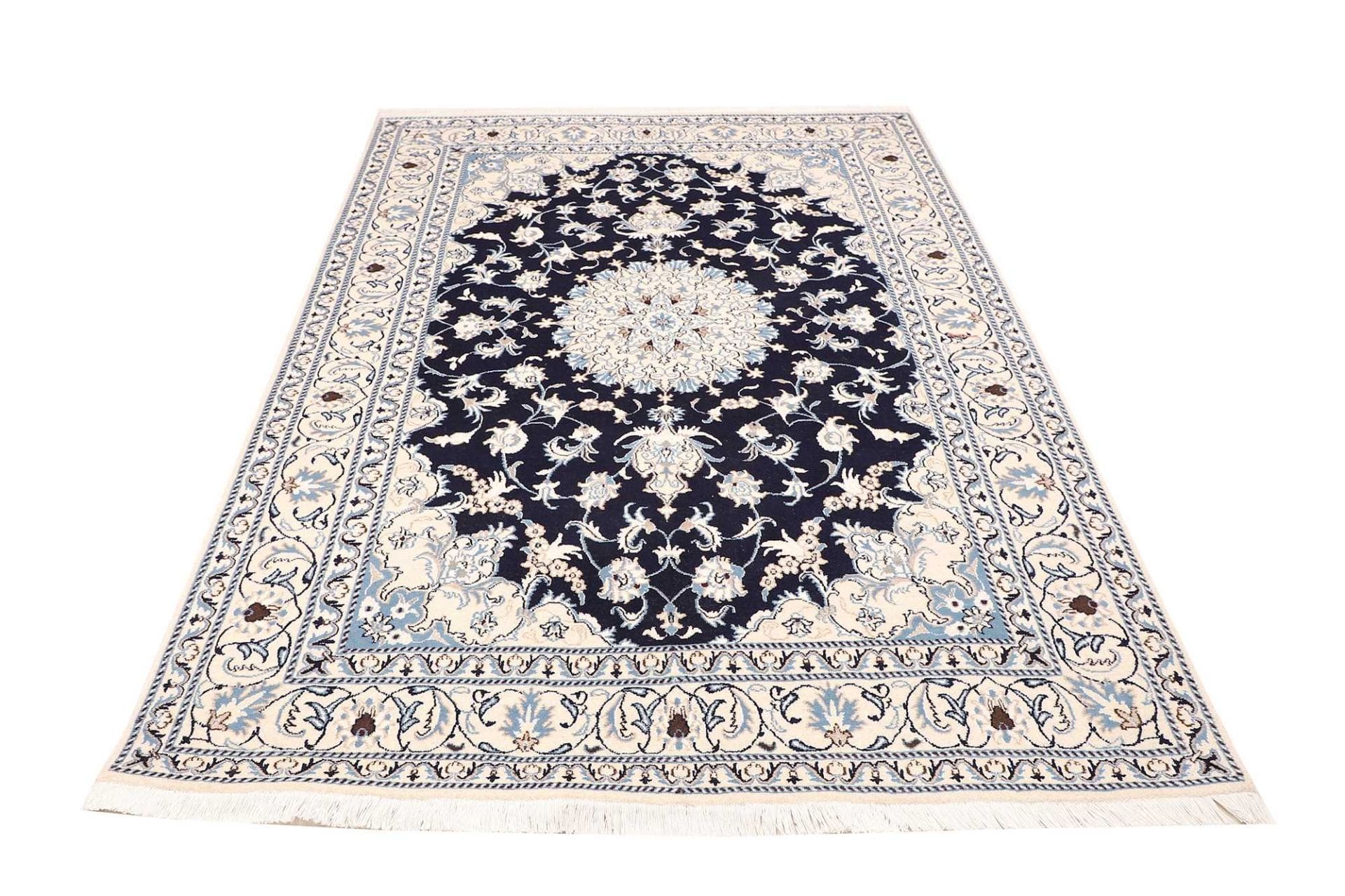 Wool Nain Persian Rug 175 × 250 cm, hand-knotted - Image 4