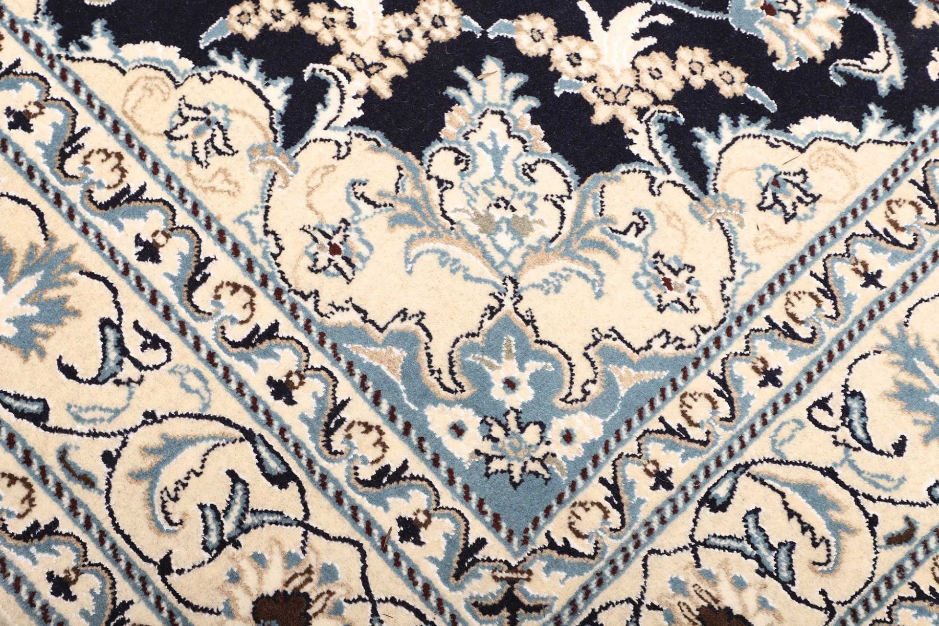 Wool Nain Persian Rug 175 × 250 cm, hand-knotted - Image 6