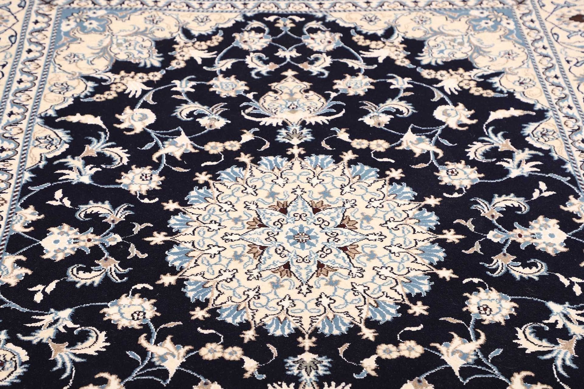 Wool Nain Persian Rug 175 × 250 cm, hand-knotted - Image 8