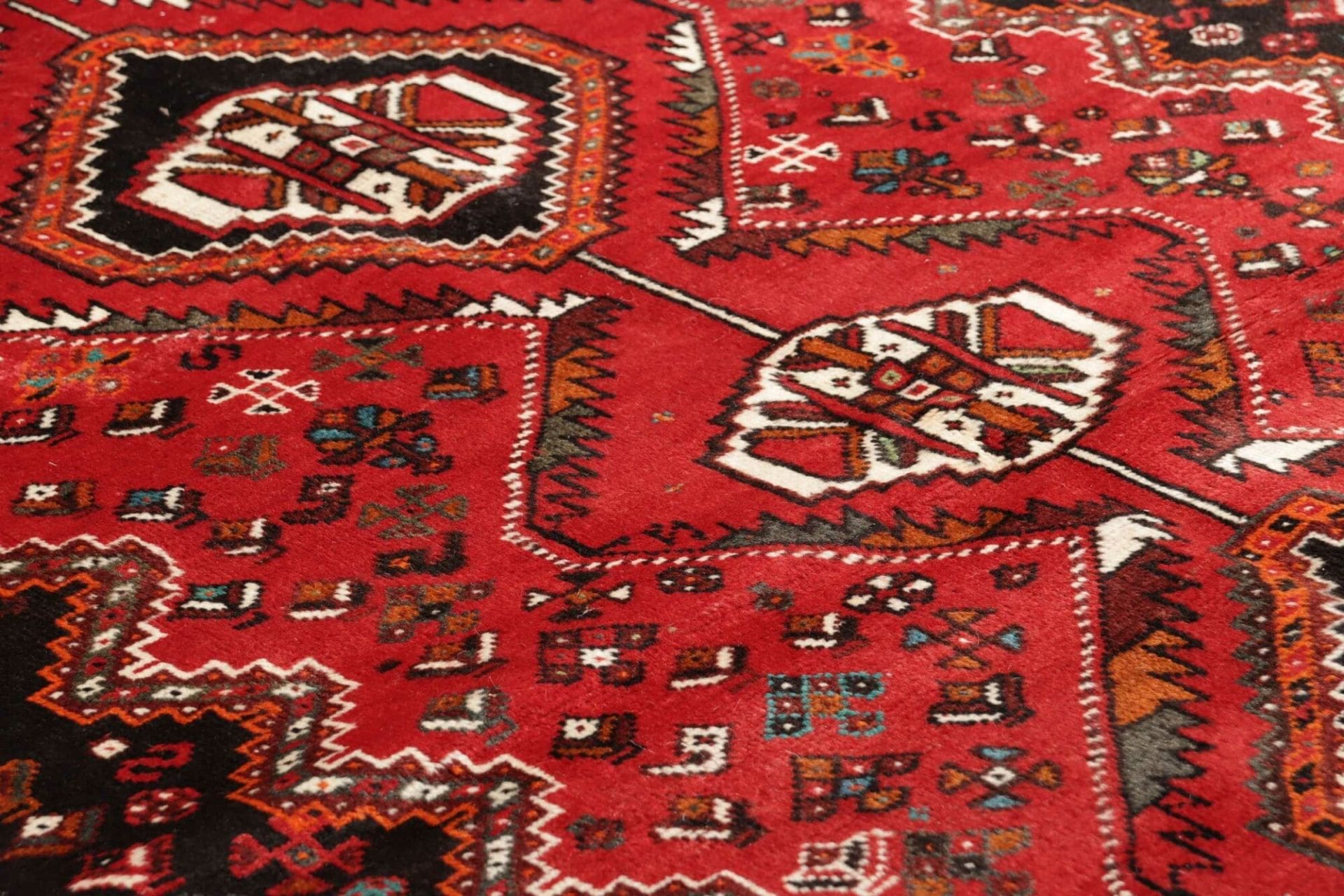 Shiraz Persian Rug 175 × 260 cm in Wool, hand-knotted - Image 8
