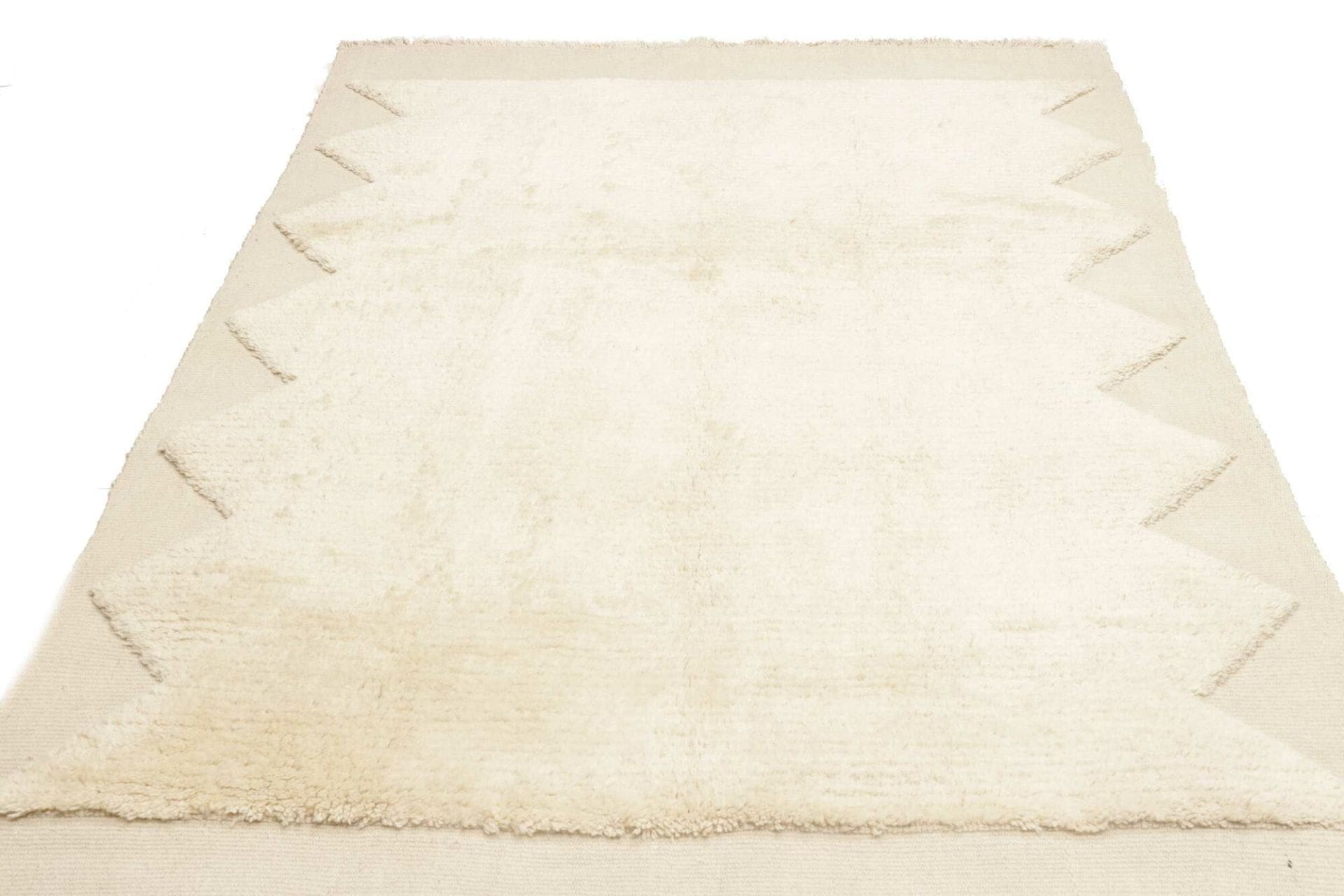 Alternative view of Gabbeh Persian Rug 169 × 232 cm in Wool, hand-knotted