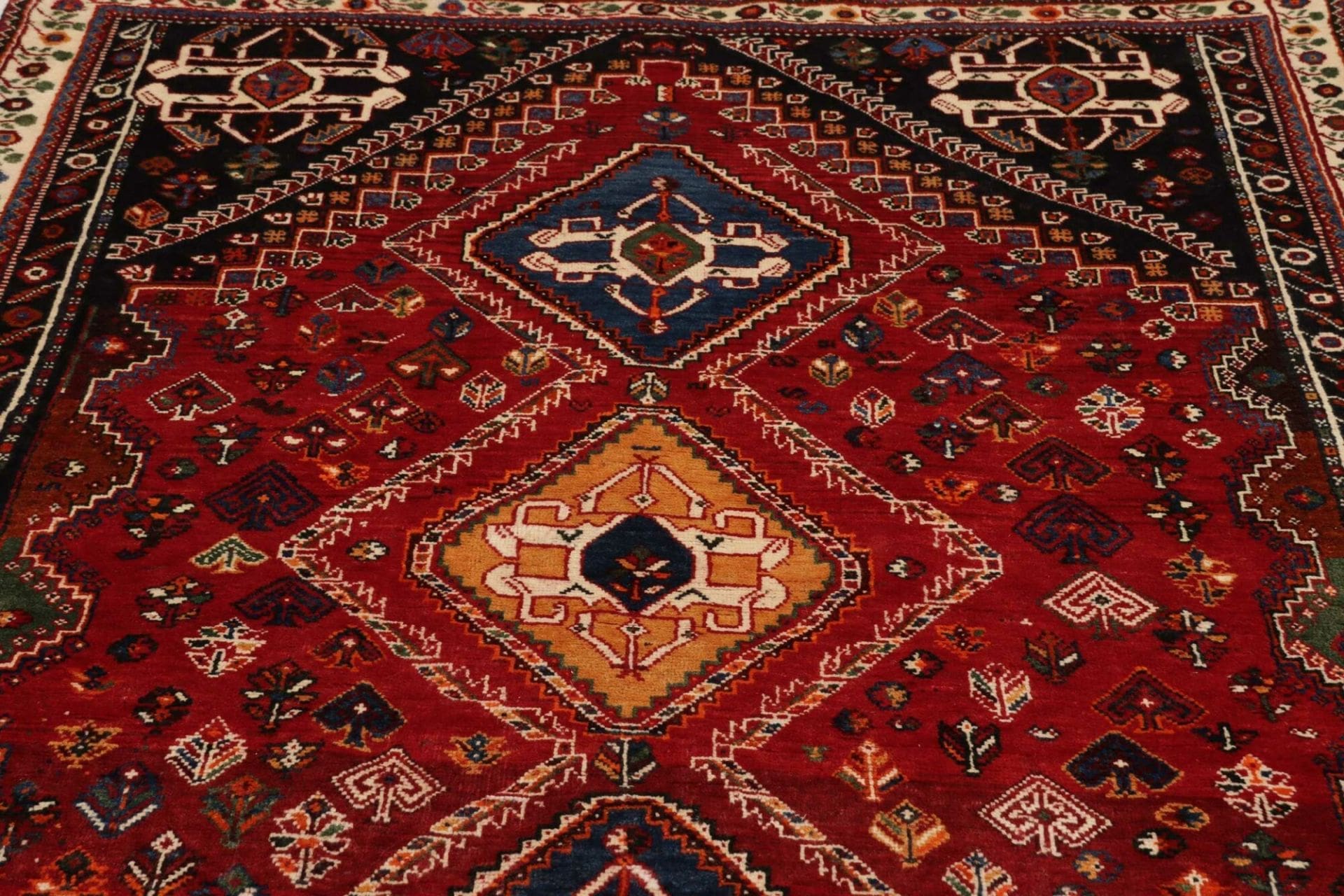 Qashqai Persian Rug 165 × 218 cm in Wool, hand-knotted - Image 8