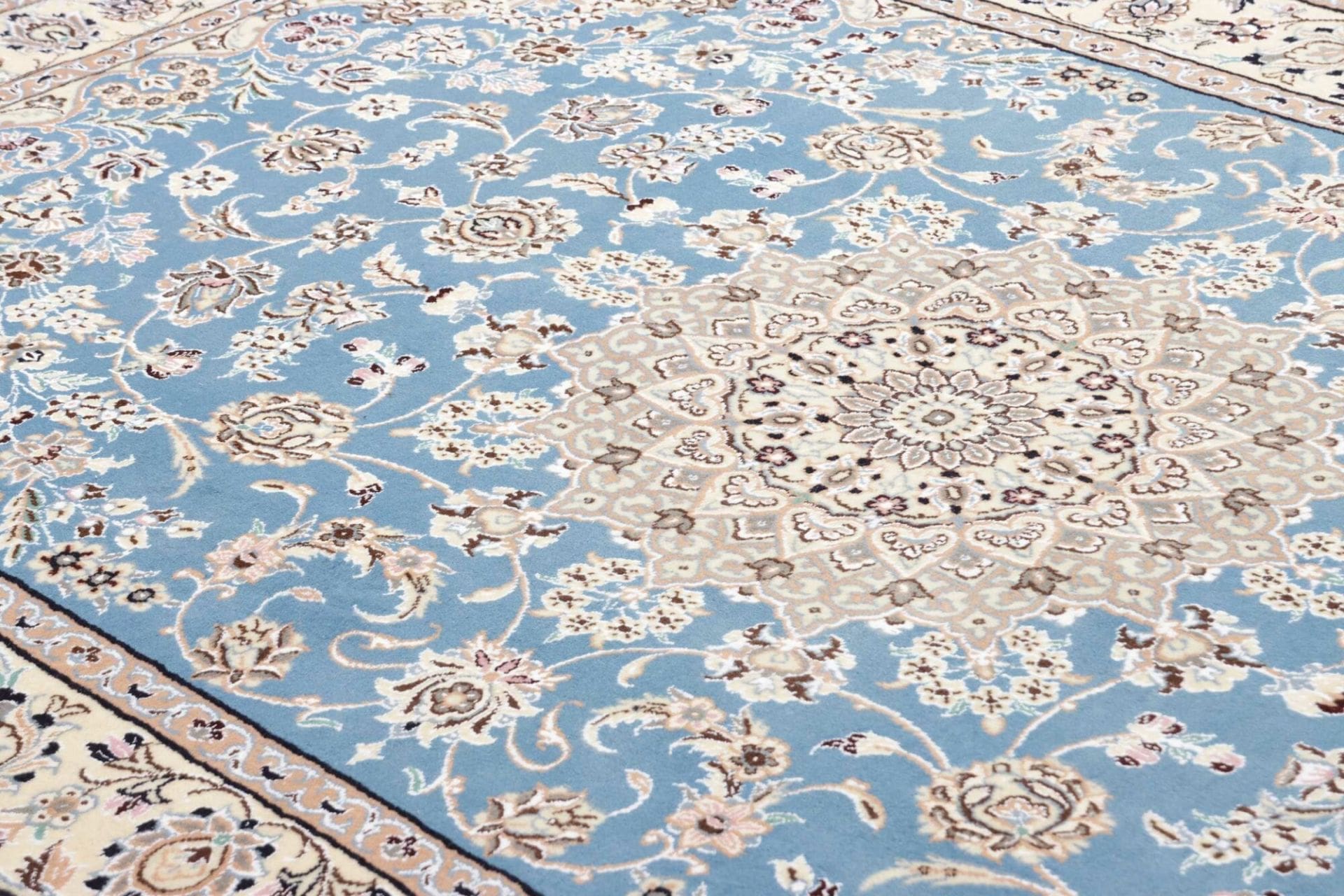 Hand-Knotted Nain Persian Rug, 156 × 233 cm, Wool - Image 8