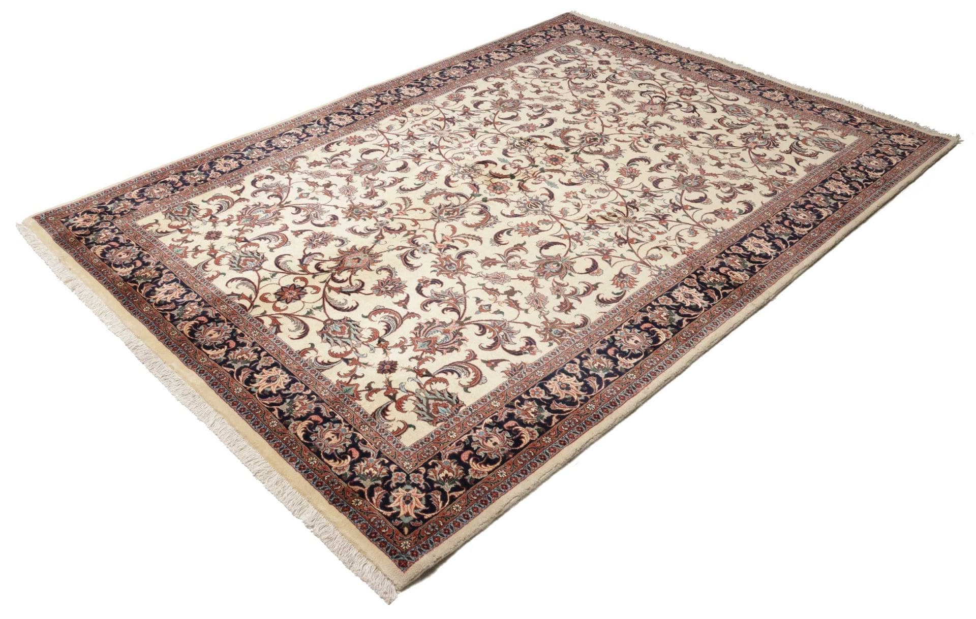 Alternative view of Bijar Persian Rug 173 × 241 cm in Wool, hand-knotted