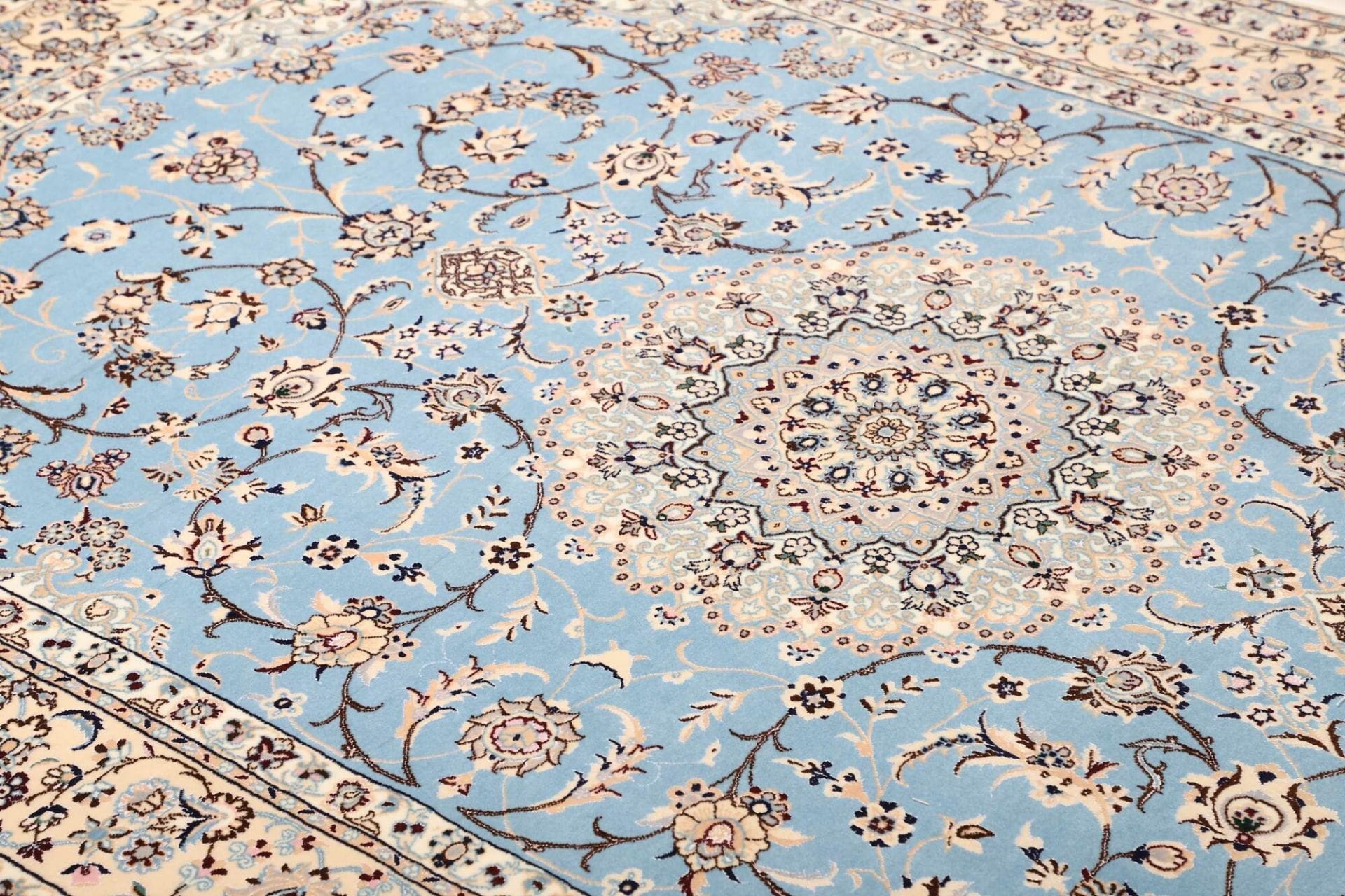 Wool Nain Persian Rug 159 × 235 cm, hand-knotted - Image 7
