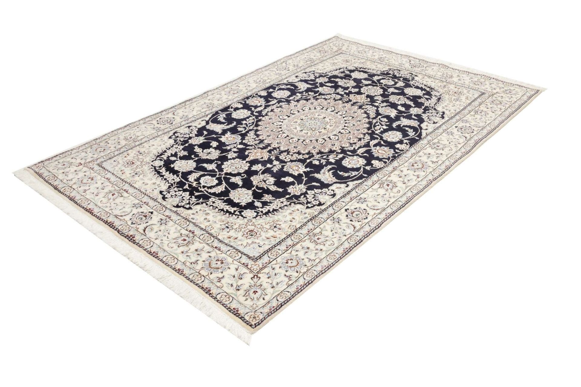 Alternative view of Nain Persian Rug 156 × 248 cm in Wool, hand-knotted