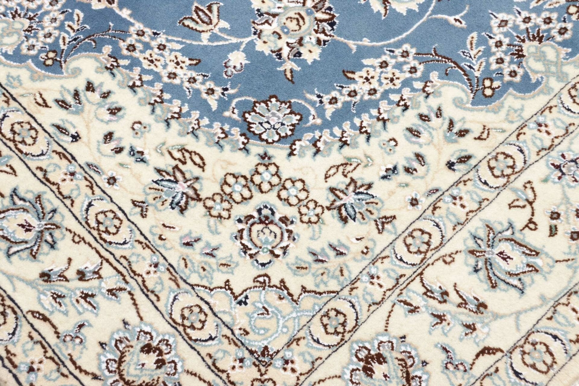 Wool Nain Persian Rug 153 × 236 cm, hand-knotted - Image 6