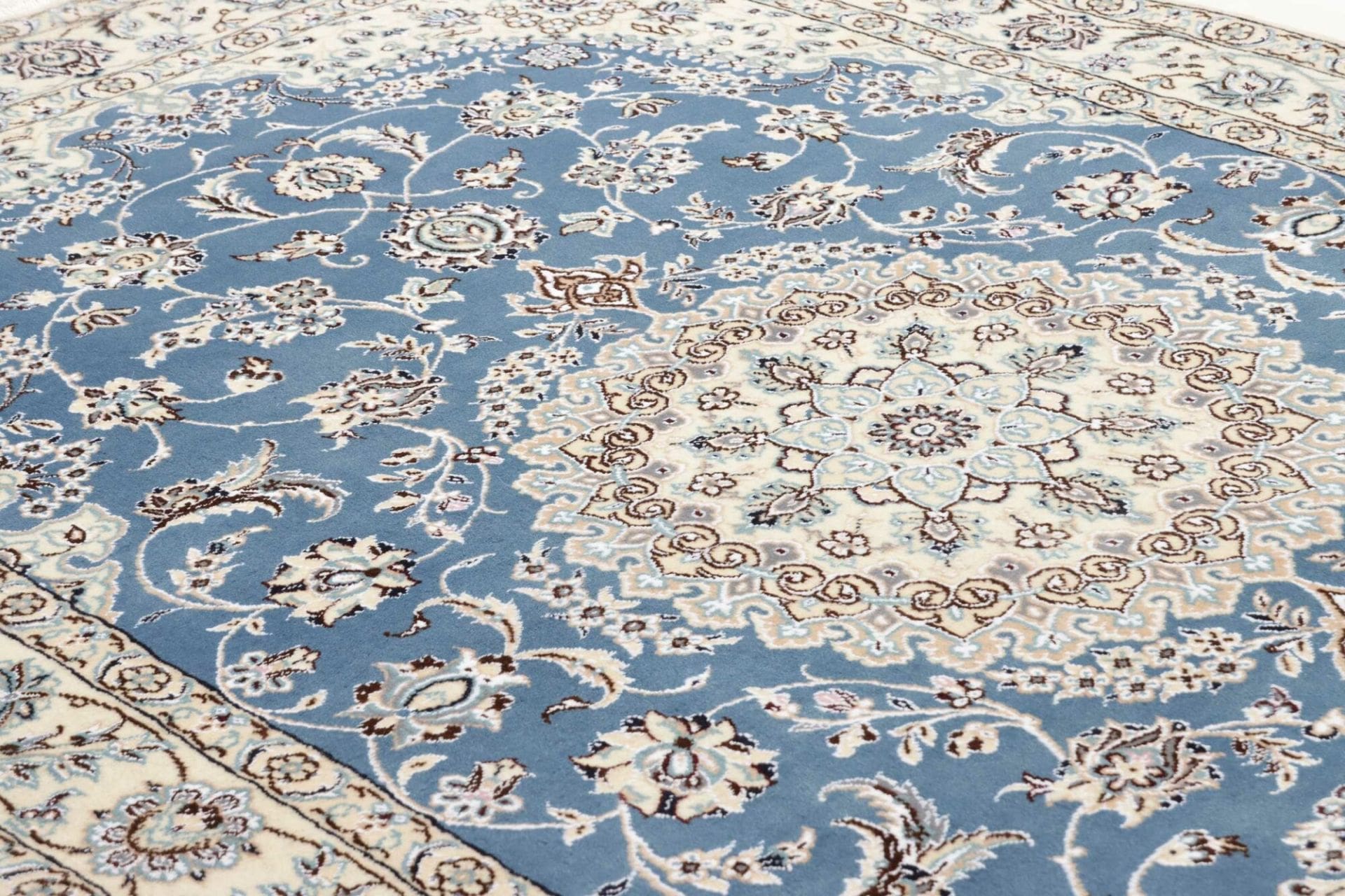 Wool Nain Persian Rug 153 × 236 cm, hand-knotted - Image 8
