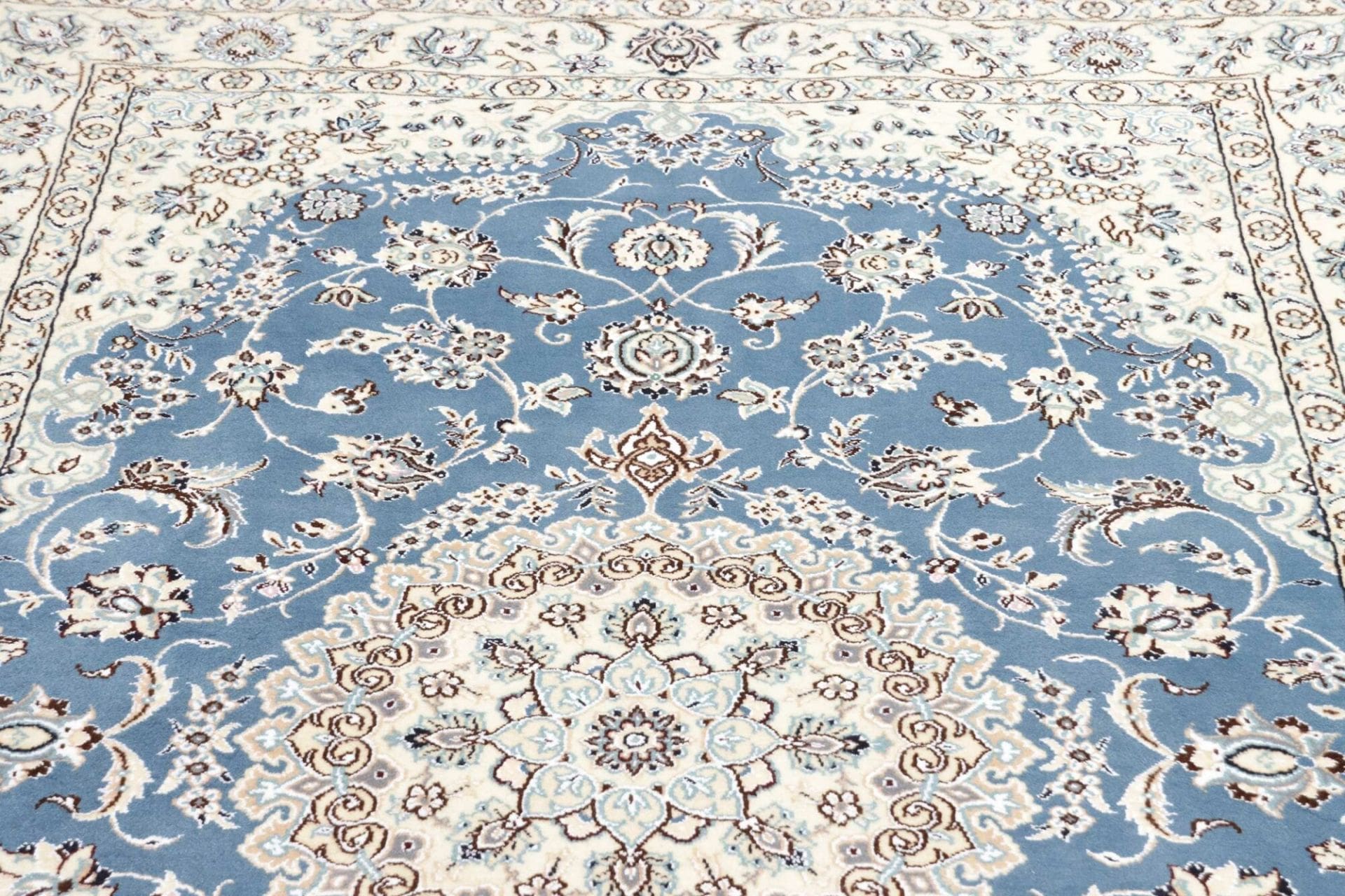 Wool Nain Persian Rug 153 × 236 cm, hand-knotted - Image 9