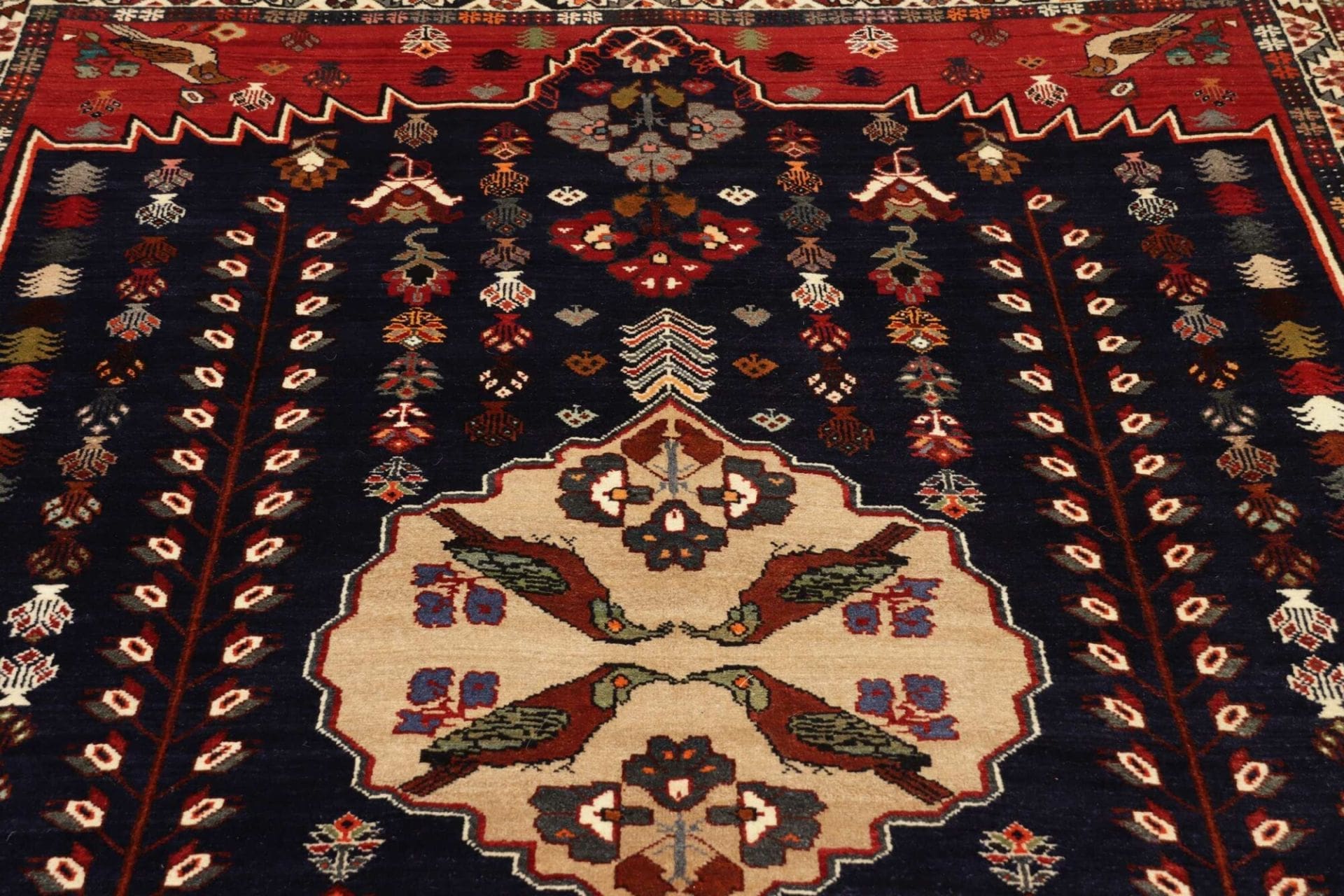 Wool Qashqai Persian Rug 170 × 252 cm, hand-knotted - Image 8