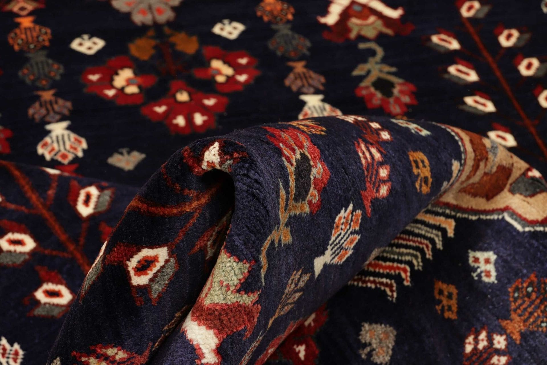 Wool Qashqai Persian Rug 170 × 252 cm, hand-knotted - Image 9