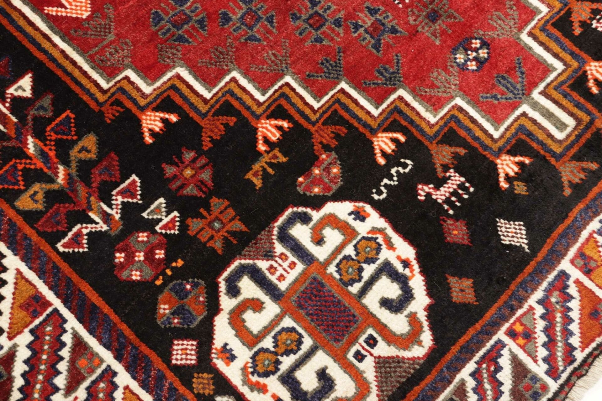 Hand-Knotted Shiraz Persian Rug, 173 × 255 cm, Wool - Image 6