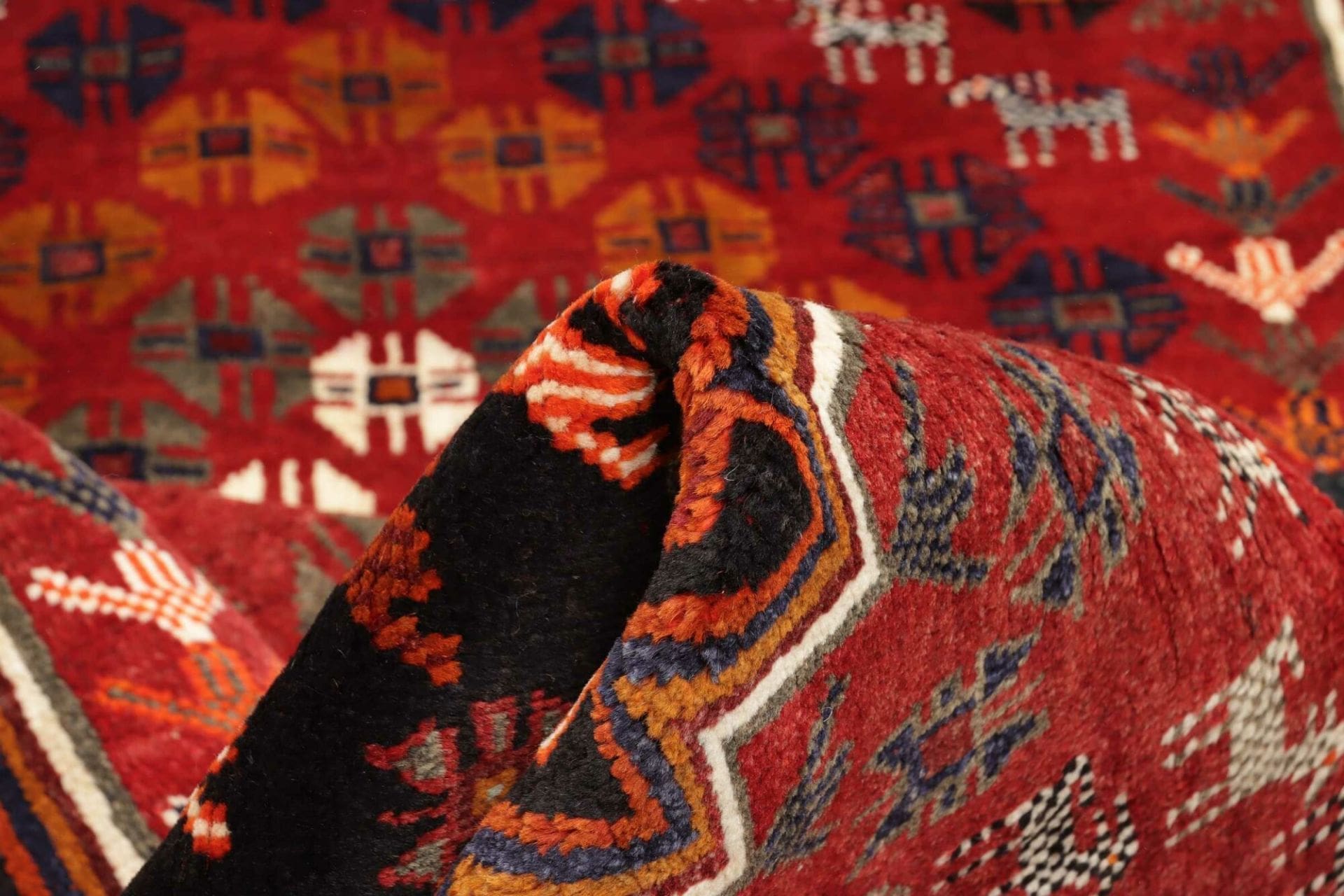 Hand-Knotted Shiraz Persian Rug, 173 × 255 cm, Wool - Image 8