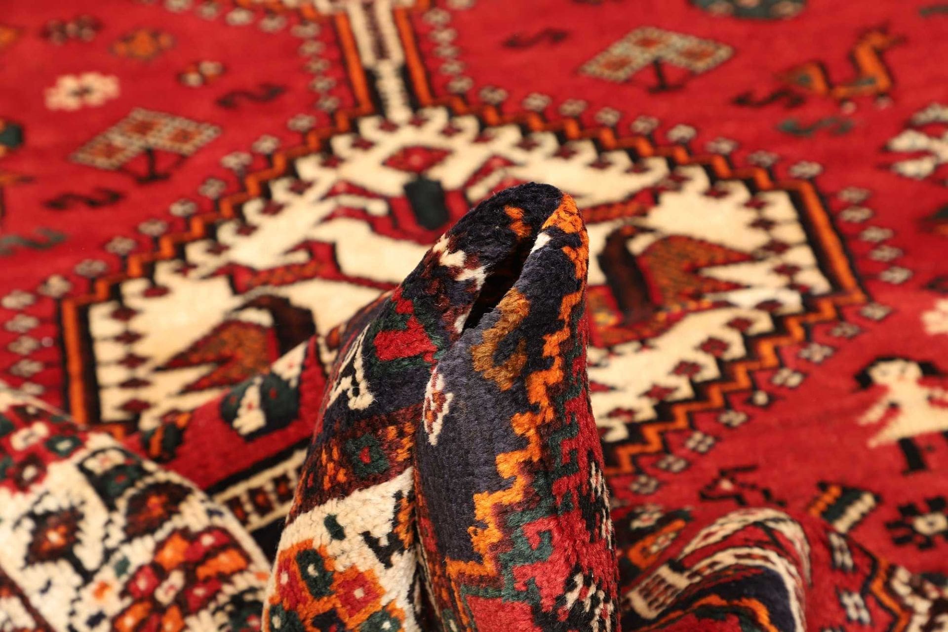 Wool Shiraz Persian Rug 173 × 255 cm, hand-knotted - Image 9