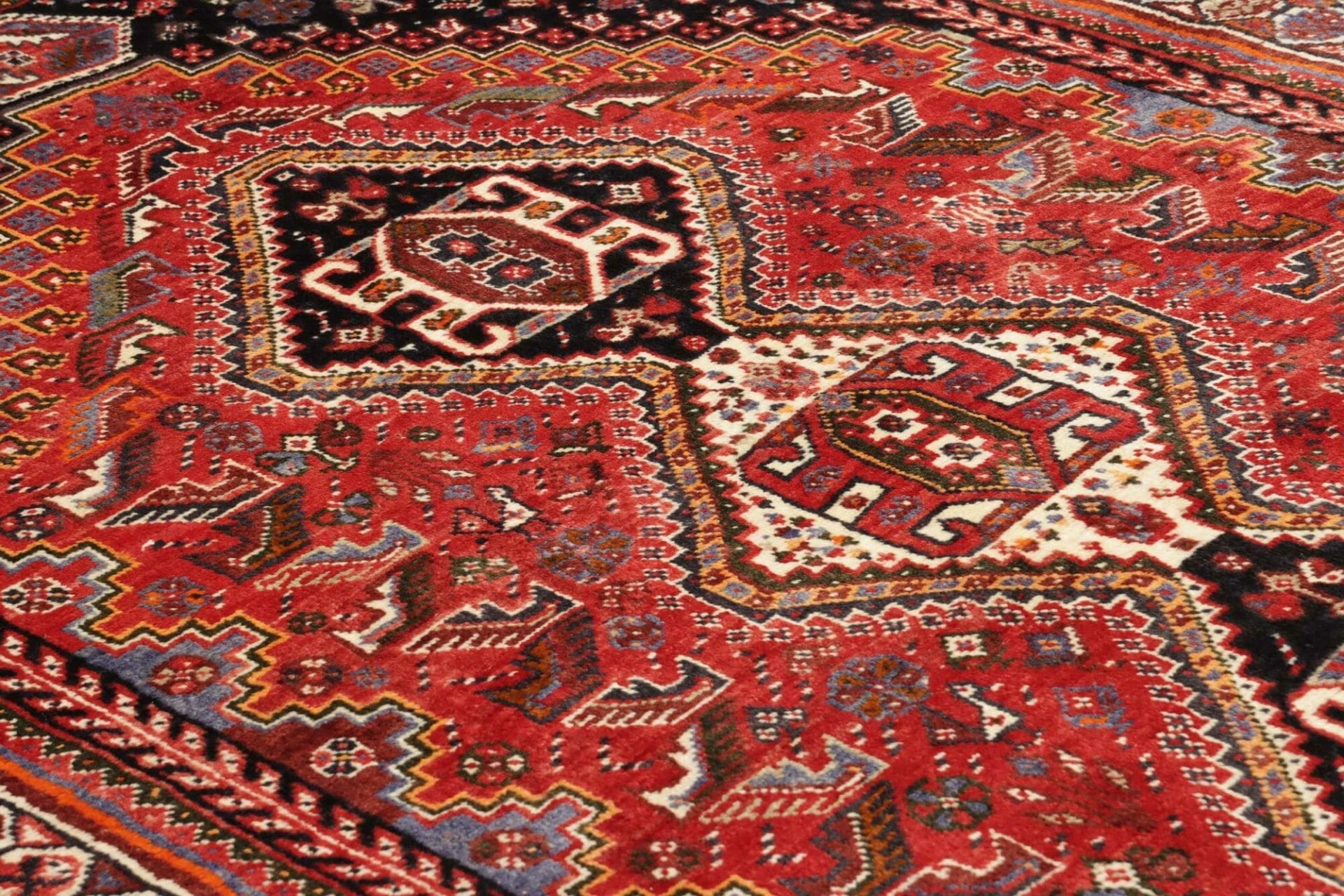 Wool Shiraz Persian Rug 173 × 260 cm, hand-knotted - Image 7