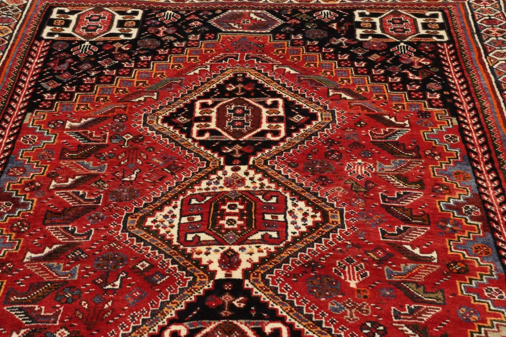 Wool Shiraz Persian Rug 173 × 260 cm, hand-knotted - Image 8