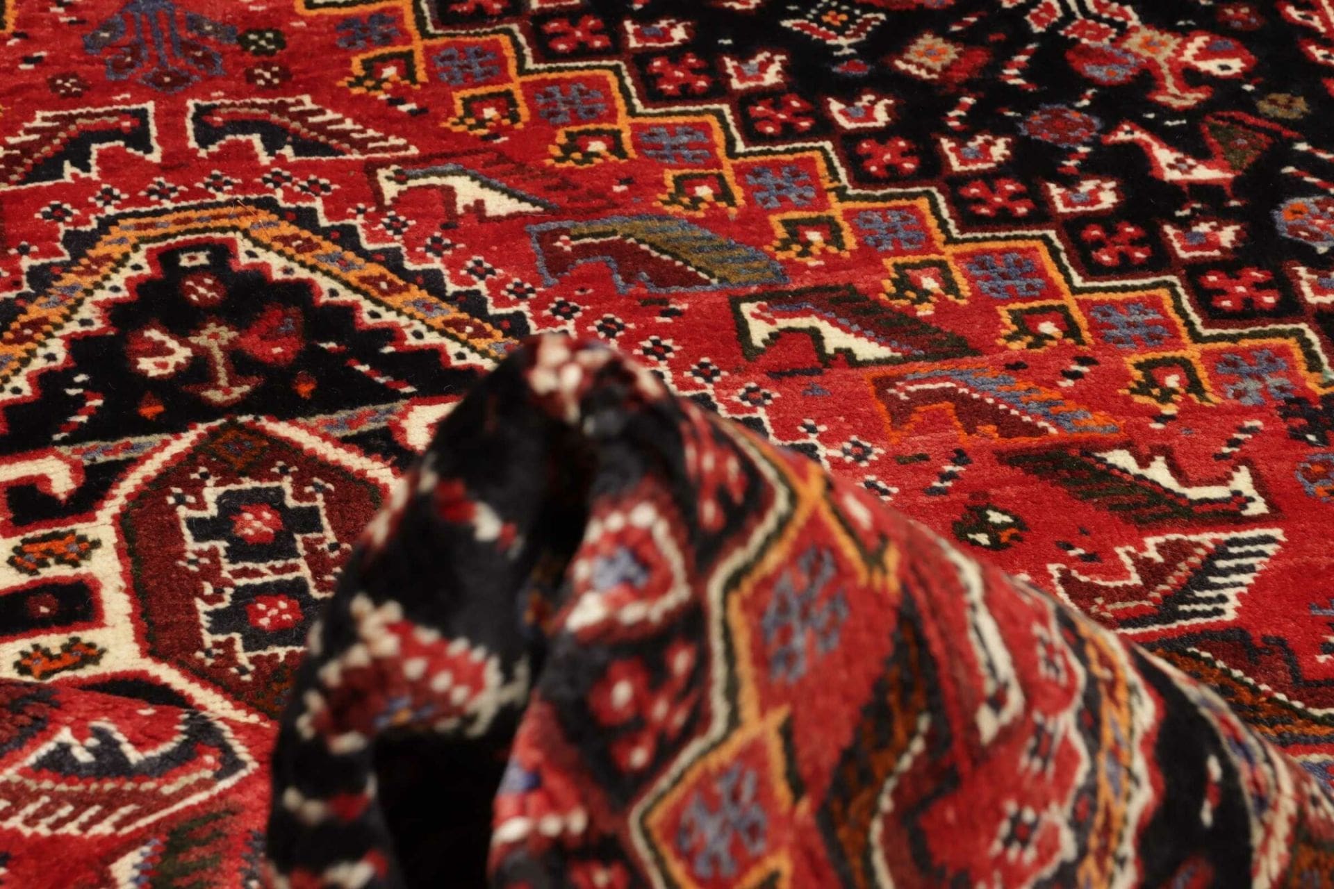 Wool Shiraz Persian Rug 173 × 260 cm, hand-knotted - Image 9