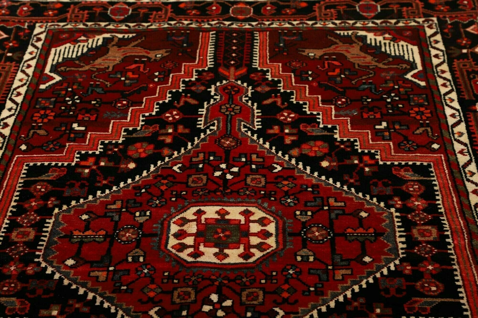 Hamadan Persian Rug 143 × 220 cm in Wool, hand-knotted - Image 8