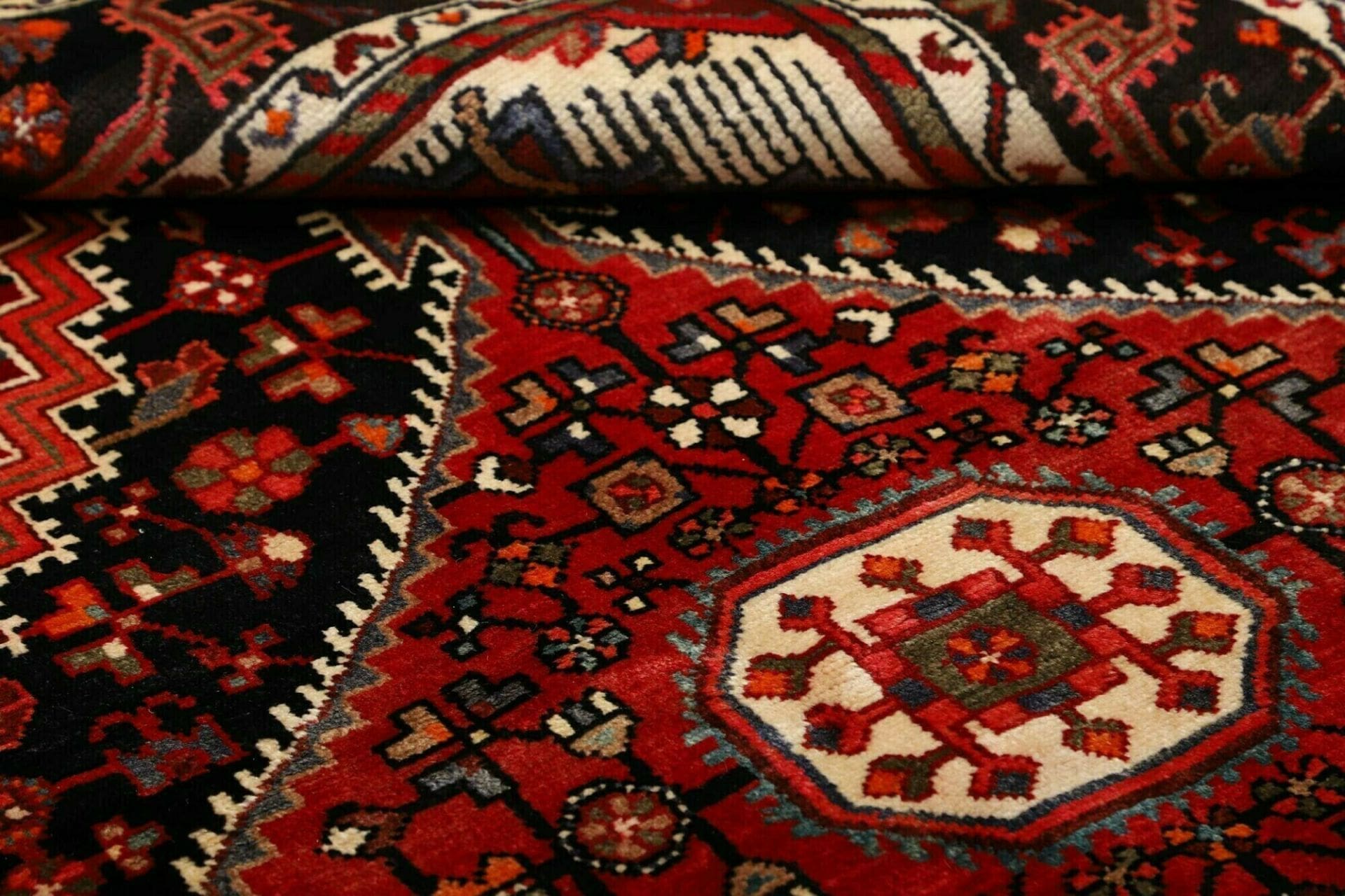 Hamadan Persian Rug 143 × 220 cm in Wool, hand-knotted - Image 10
