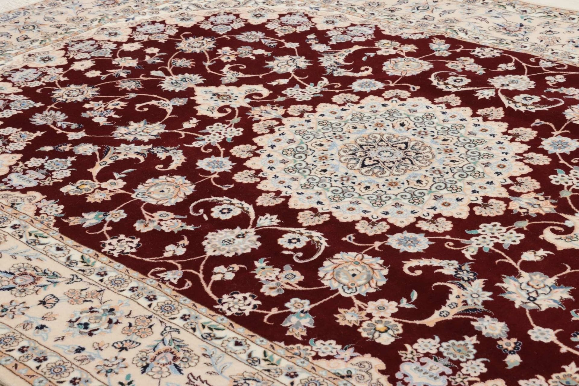 Hand-Knotted Nain Persian Rug, 163 × 240 cm, Wool - Image 7
