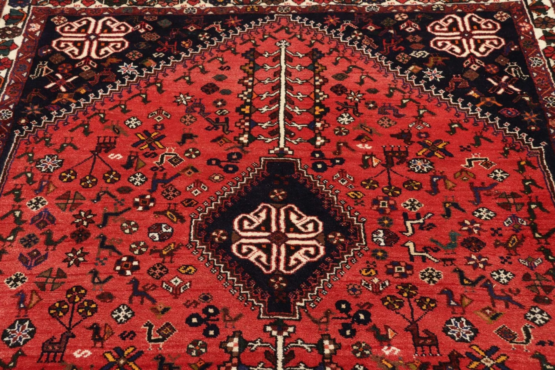 Wool Qashqai Persian Rug 165 × 218 cm, hand-knotted - Image 7