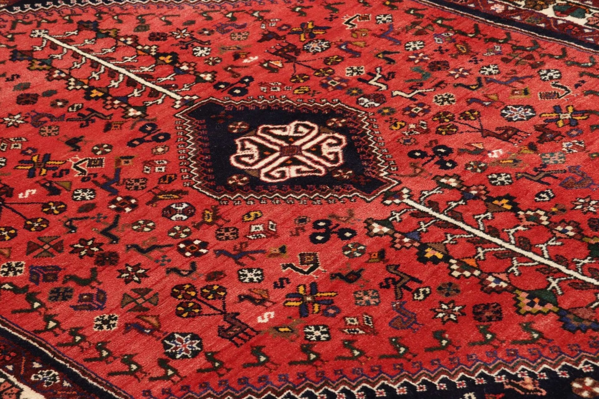Wool Qashqai Persian Rug 165 × 218 cm, hand-knotted - Image 8