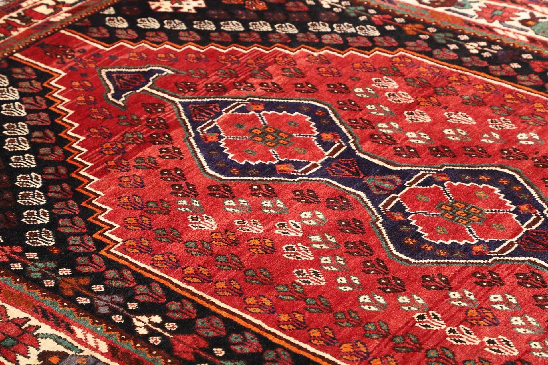 Shiraz Persian Rug 163 × 248 cm in Wool, hand-knotted - Image 7