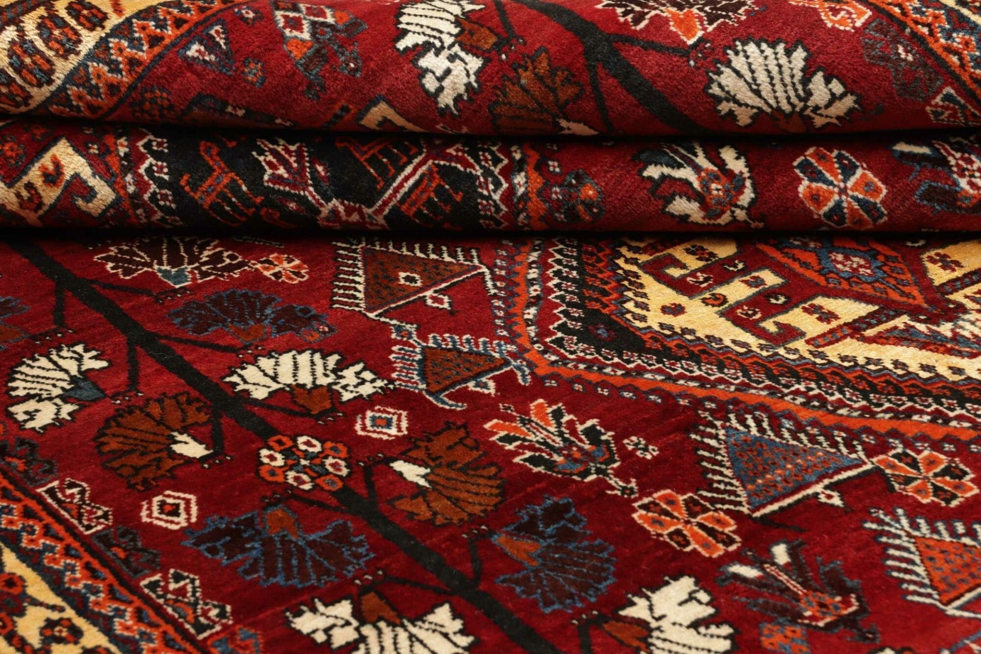 Qashqai Persian Rug 163 × 240 cm in Wool, hand-knotted - Image 10