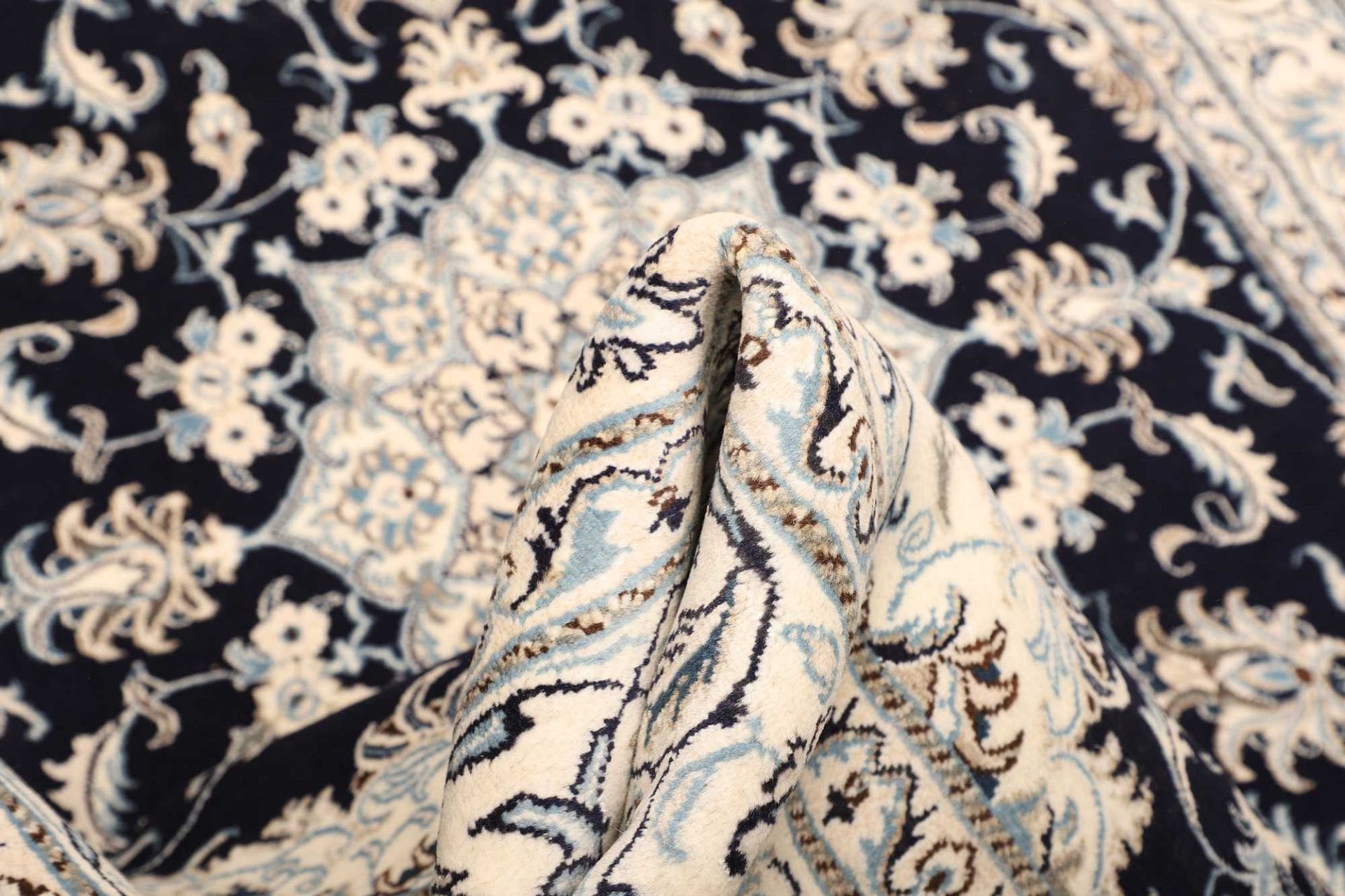 Hand-Knotted Nain Persian Rug, 171 × 255 cm, Wool - Image 10