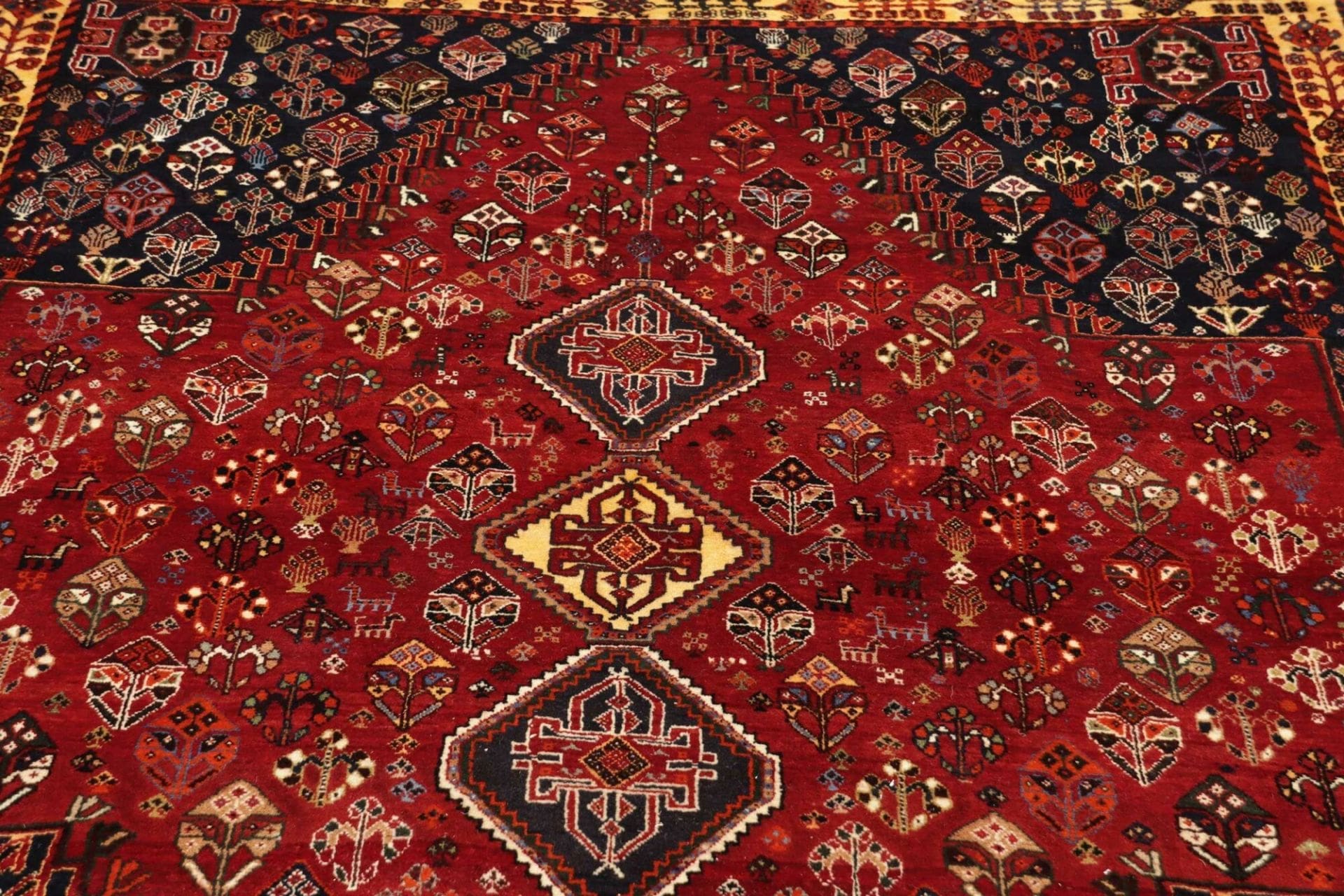 Wool Qashqai Persian Rug 165 × 238 cm, hand-knotted - Image 8