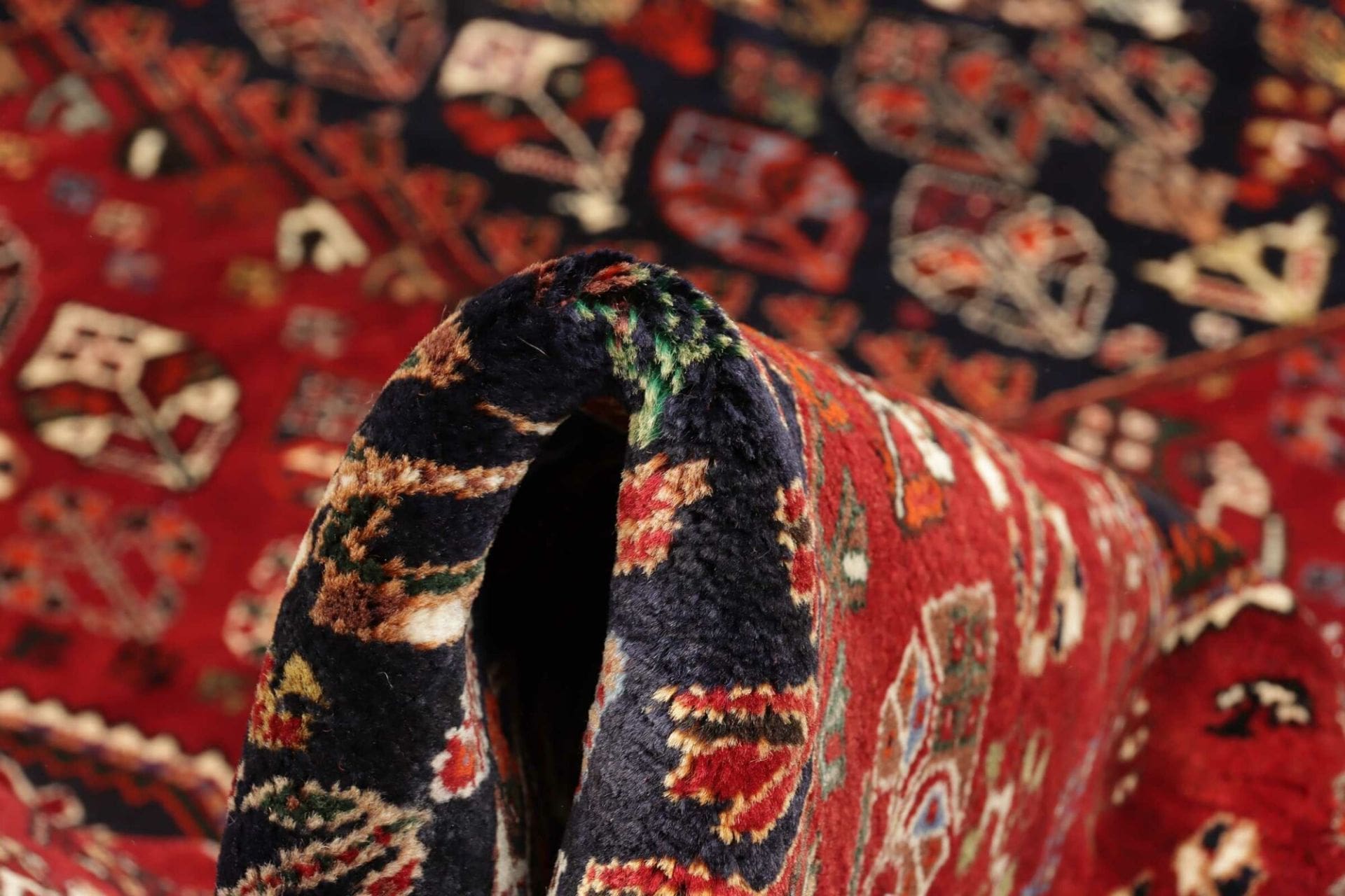 Wool Qashqai Persian Rug 165 × 238 cm, hand-knotted - Image 9