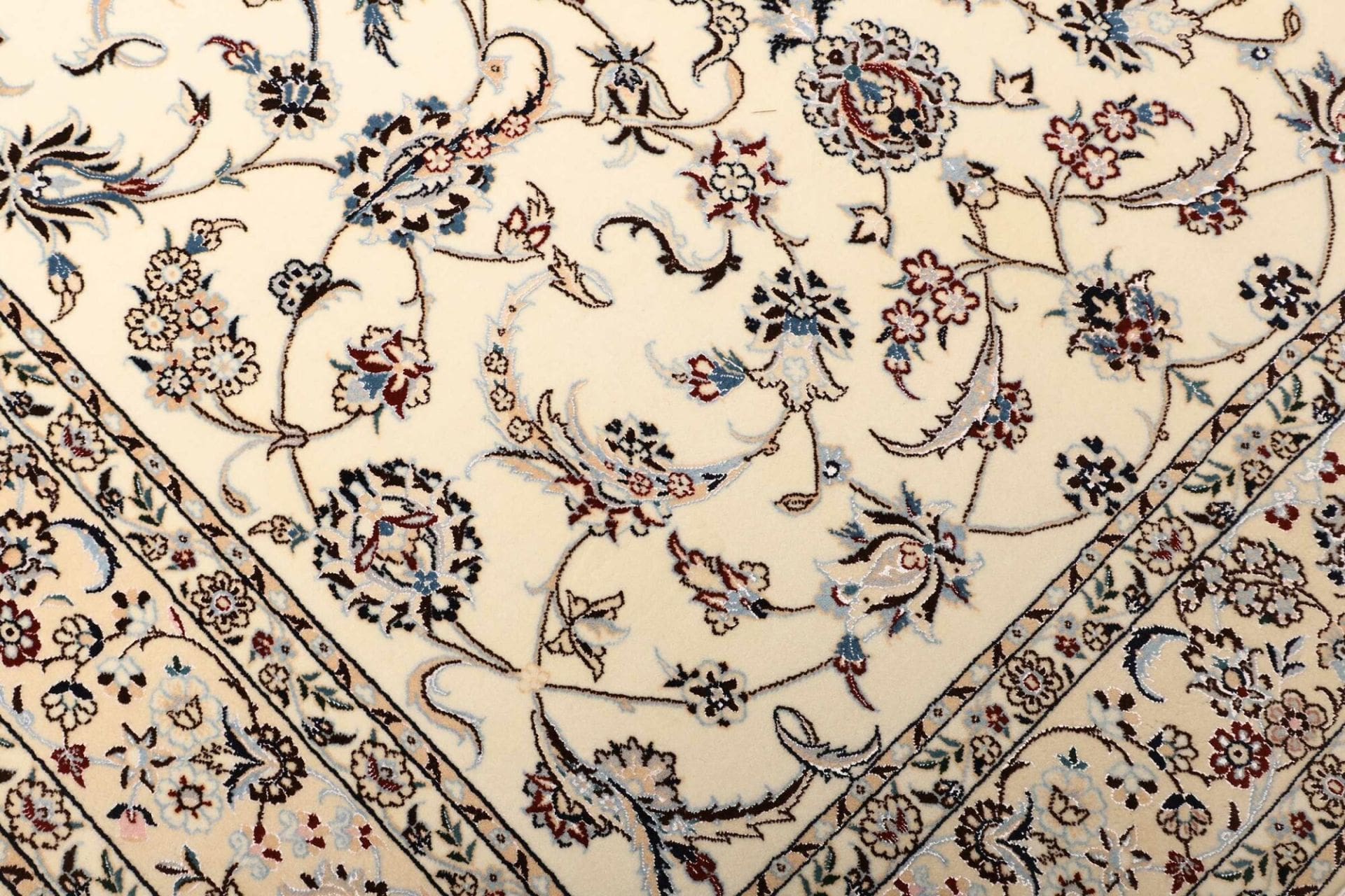 Nain Persian Rug 156 × 231 cm in Wool, hand-knotted - Image 6