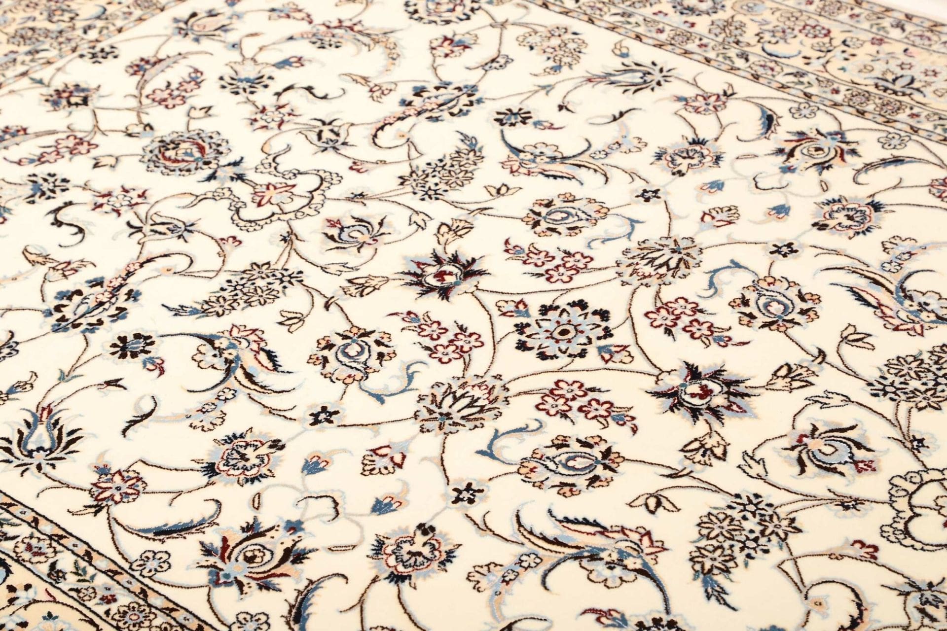 Nain Persian Rug 156 × 231 cm in Wool, hand-knotted - Image 8