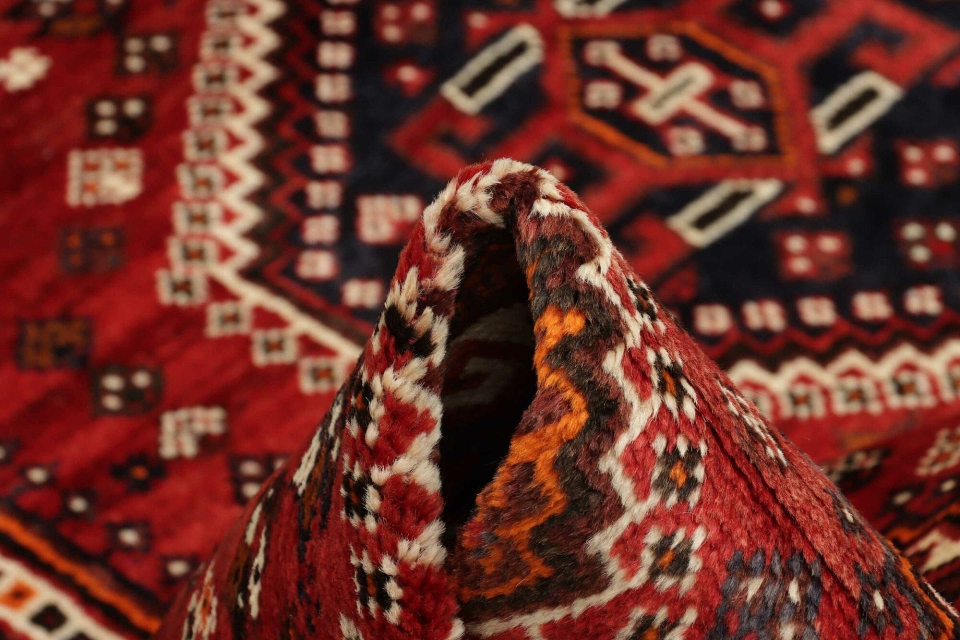 Qashqai Persian Rug 160 × 230 cm in Wool, hand-knotted - Image 9