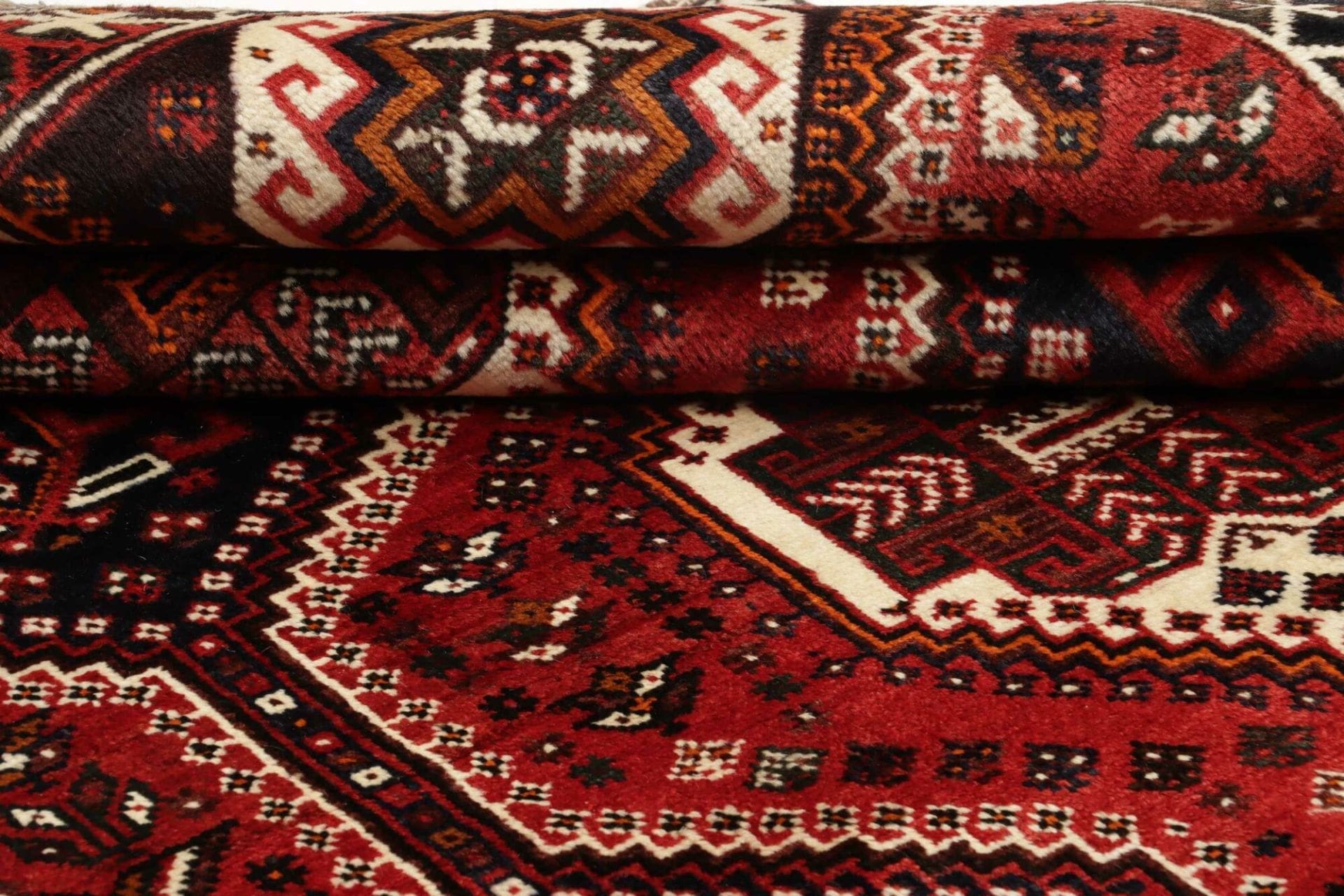 Qashqai Persian Rug 160 × 230 cm in Wool, hand-knotted - Image 10