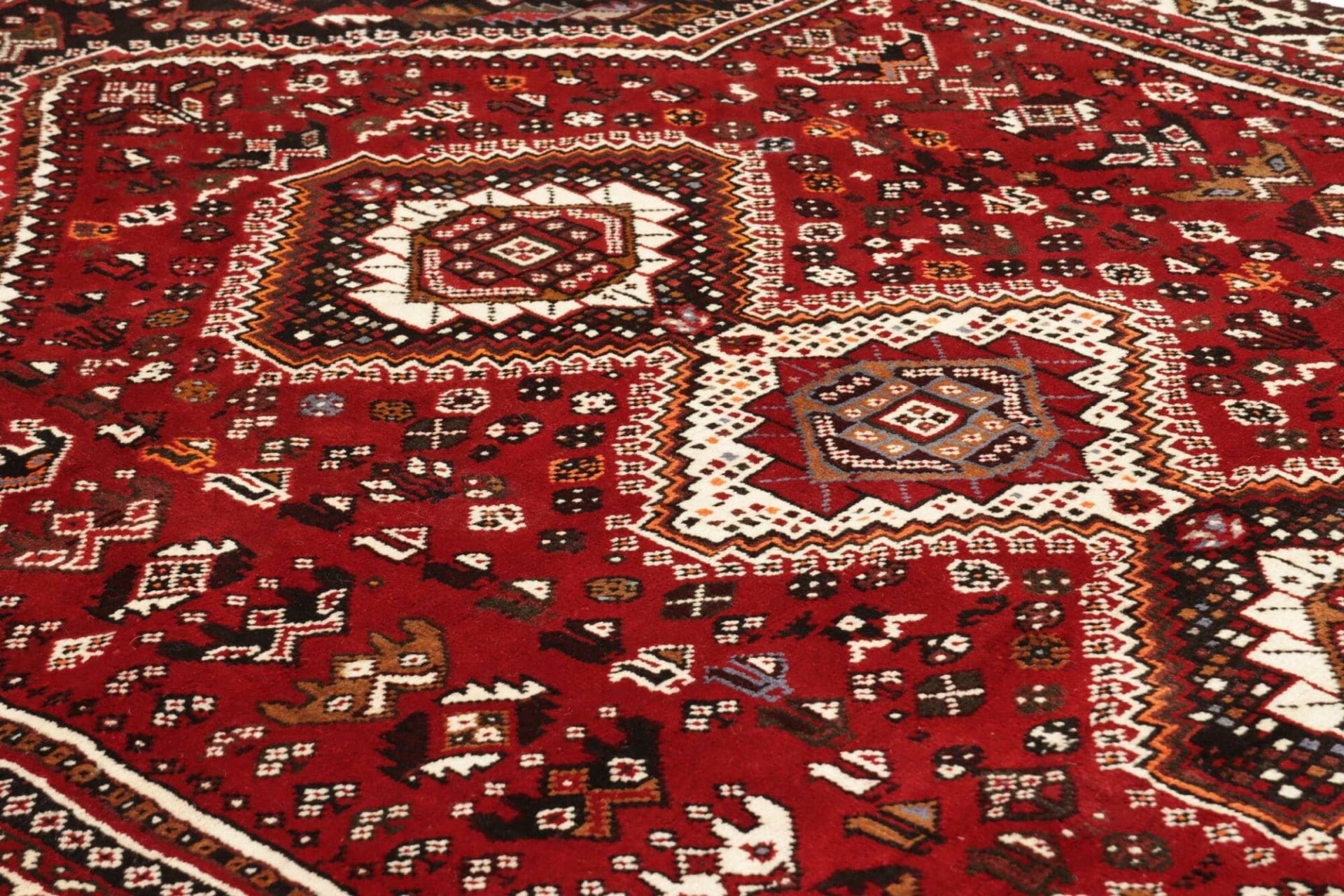 Hand-Knotted Shiraz Persian Rug, 170 × 261 cm, Wool - Image 7