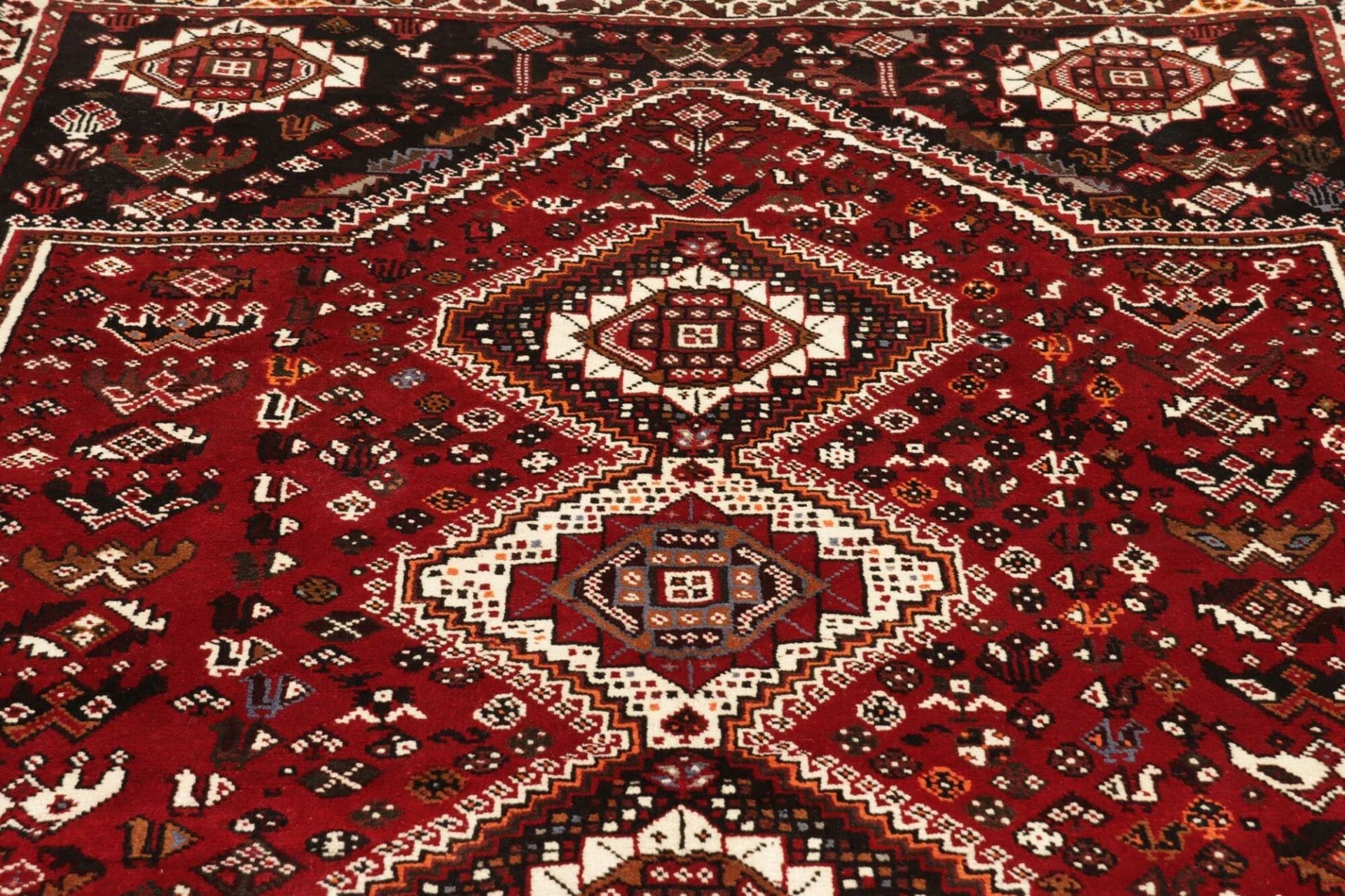 Hand-Knotted Shiraz Persian Rug, 170 × 261 cm, Wool - Image 8