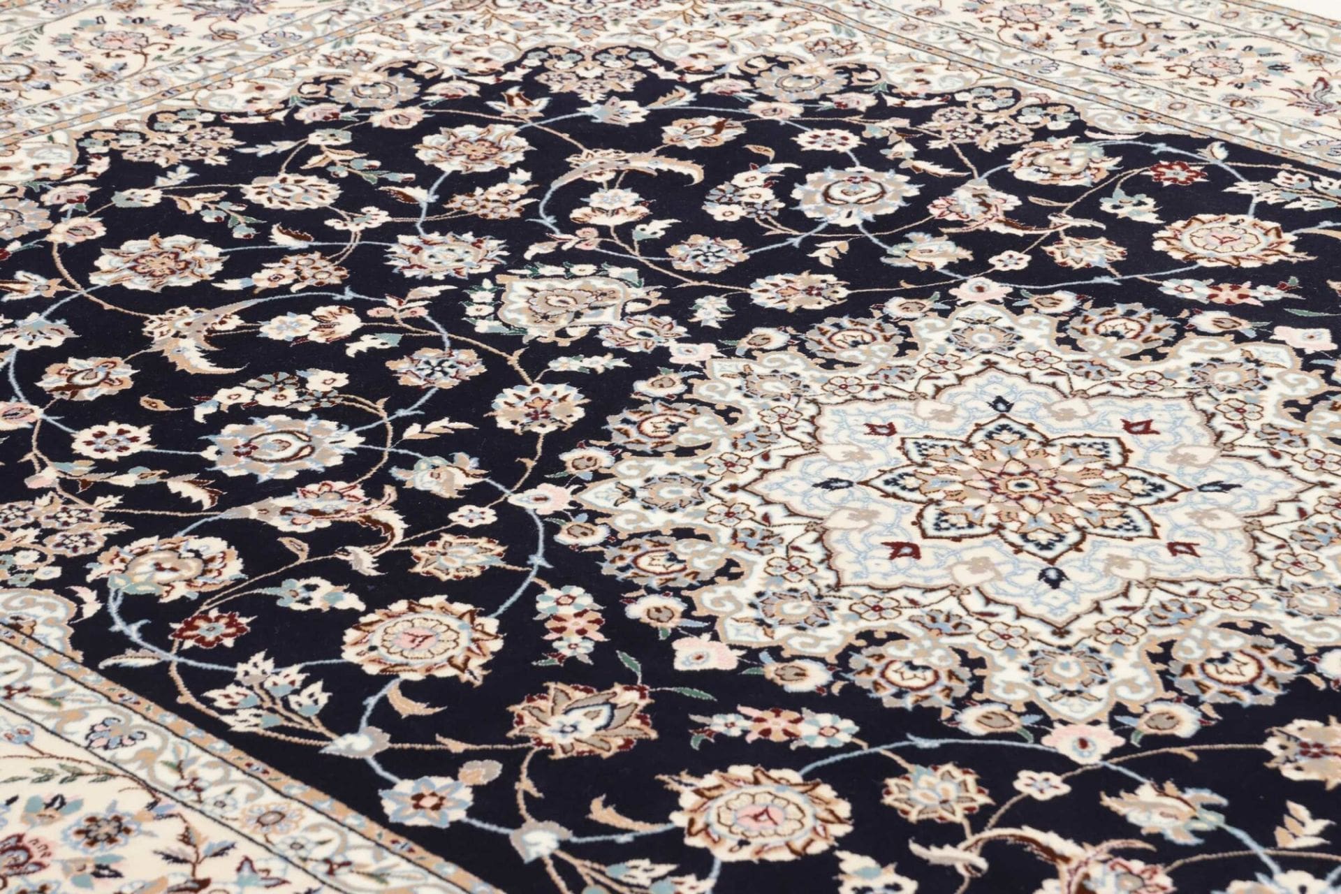 Hand-Knotted Nain Persian Rug, 151 × 223 cm, Wool - Image 7