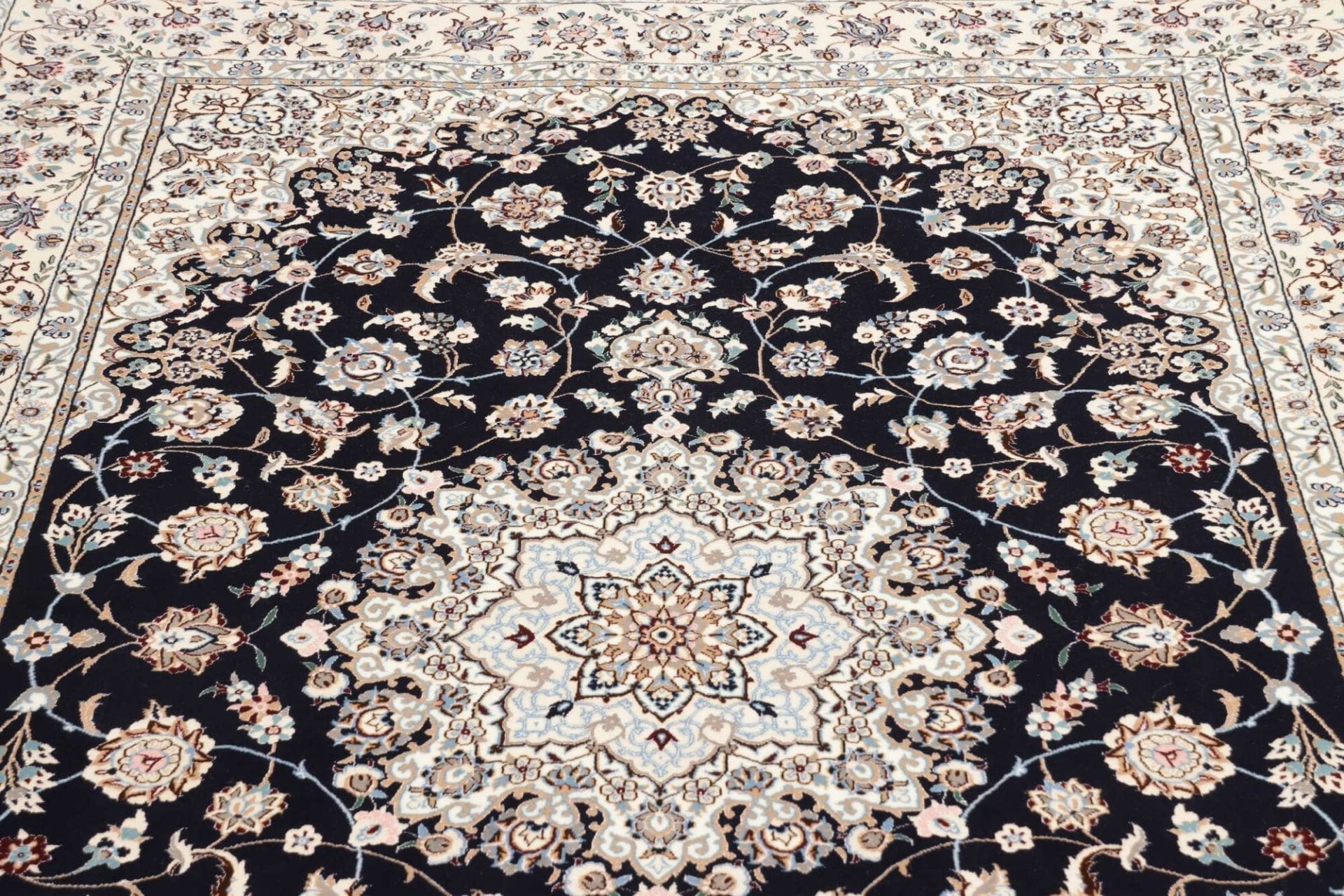 Hand-Knotted Nain Persian Rug, 151 × 223 cm, Wool - Image 8