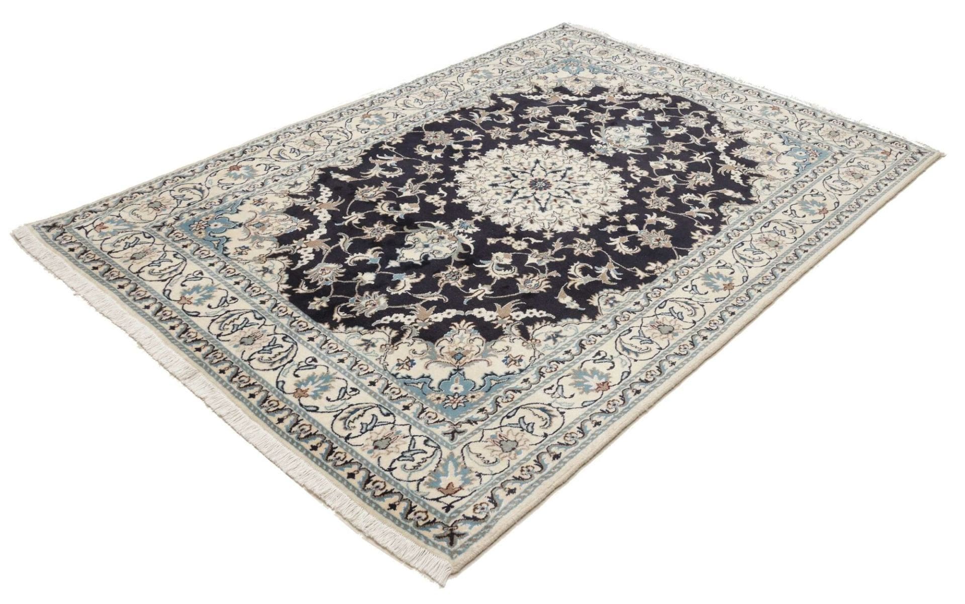 Alternative view of Nain Persian Rug 168 × 245 cm in Wool, hand-knotted