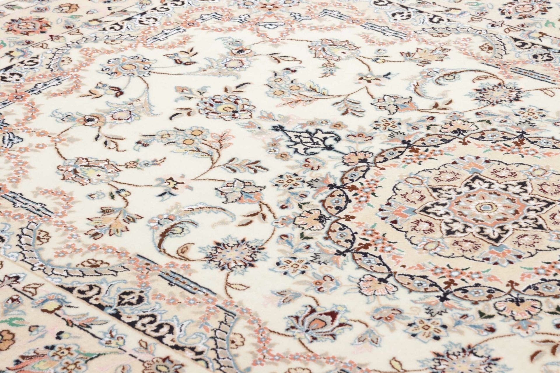 Wool Nain Persian Rug 148 × 225 cm, hand-knotted - Image 8