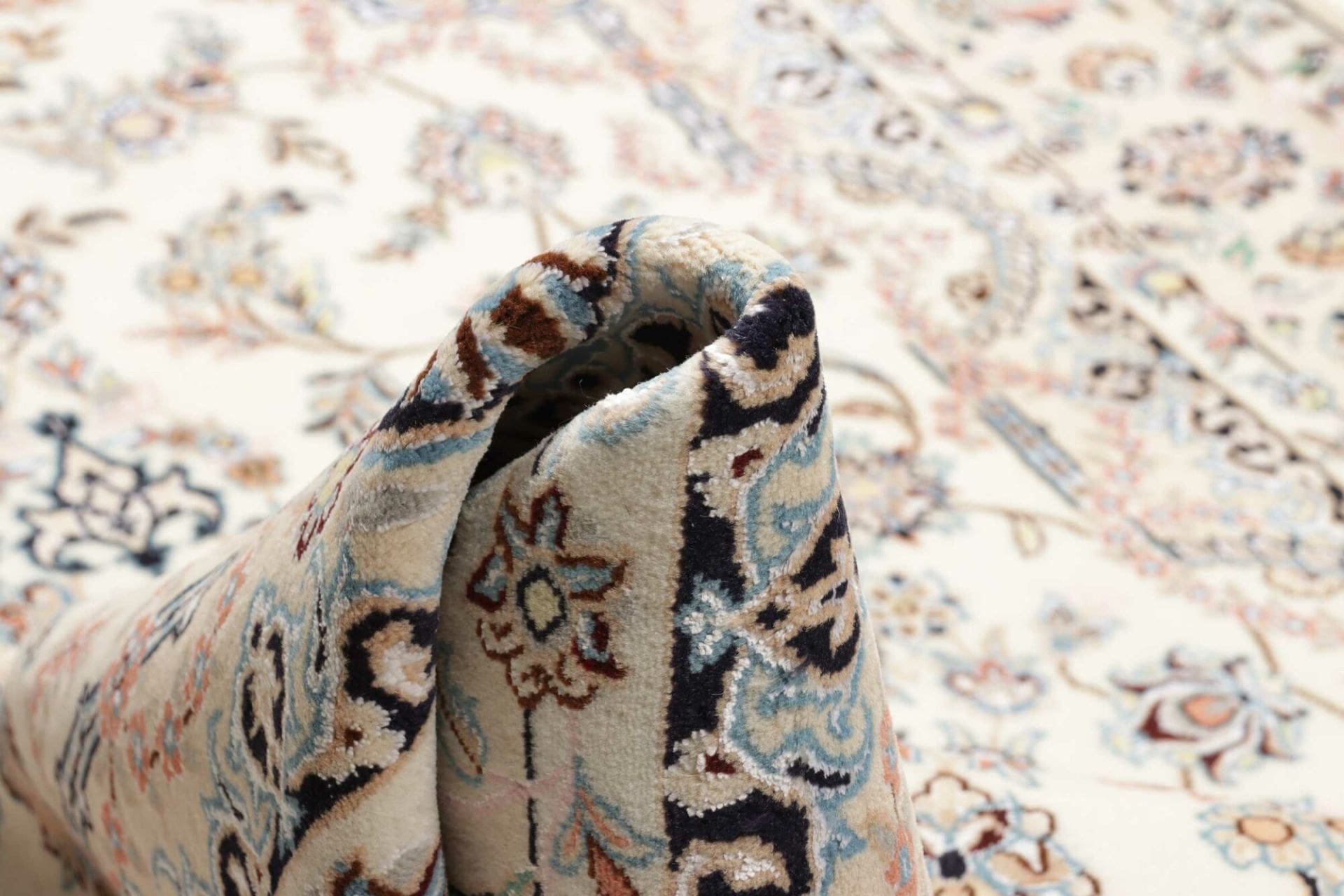 Wool Nain Persian Rug 148 × 225 cm, hand-knotted - Image 10