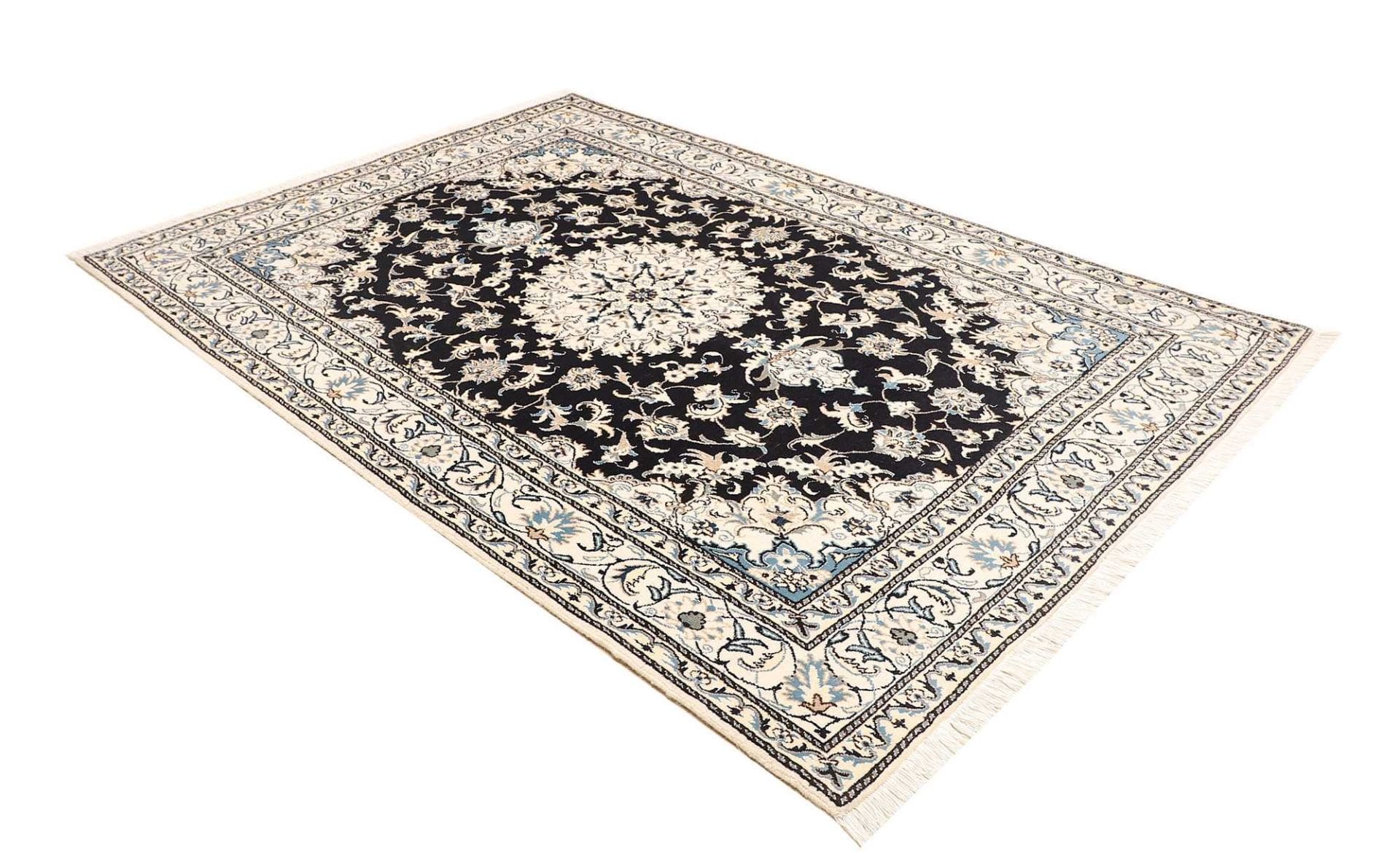 Hand-Knotted Nain Persian Rug, 168 × 246 cm, Wool - Image 3